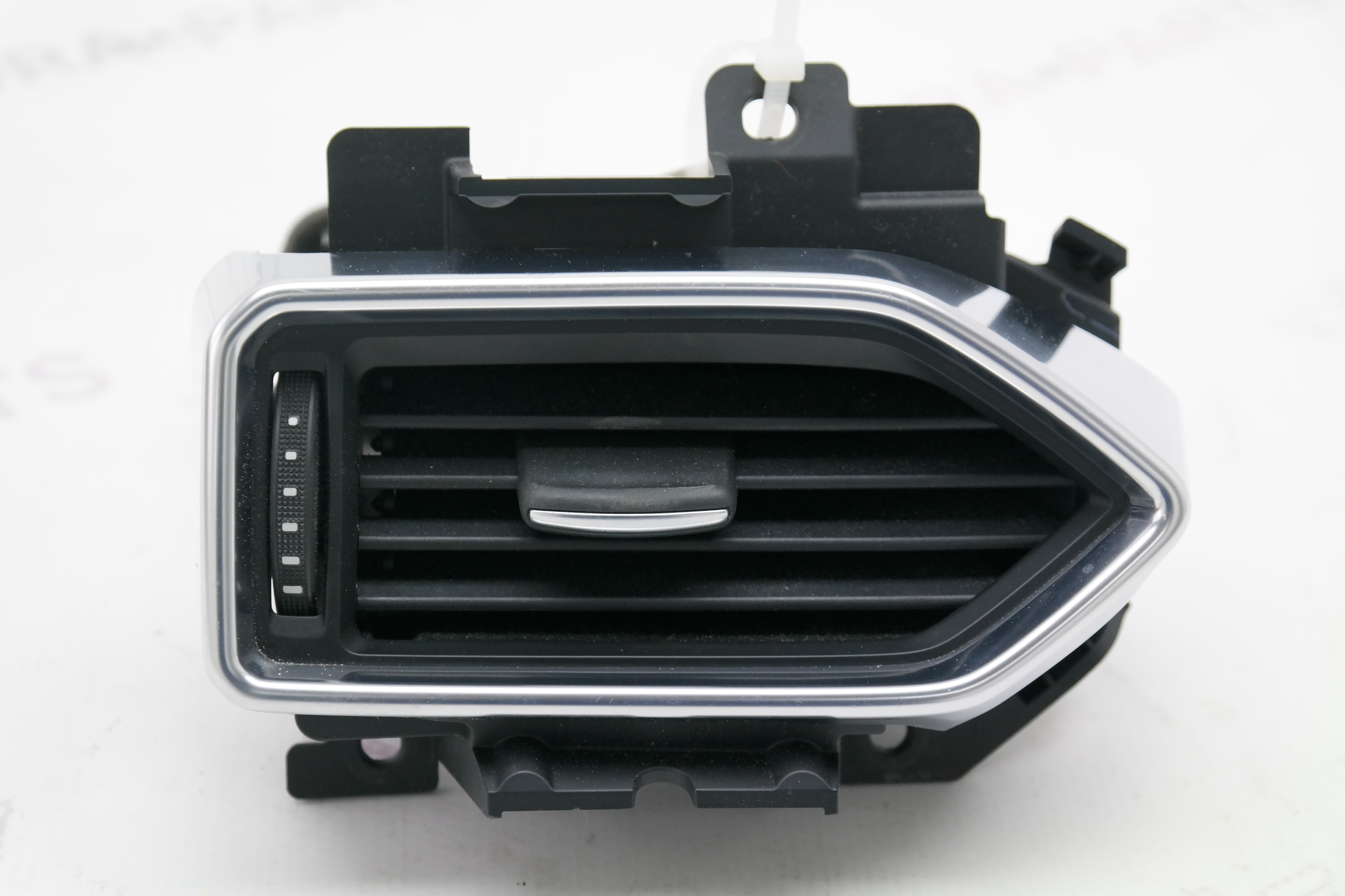 Дефлектор торпеды LH Mazda CX-5