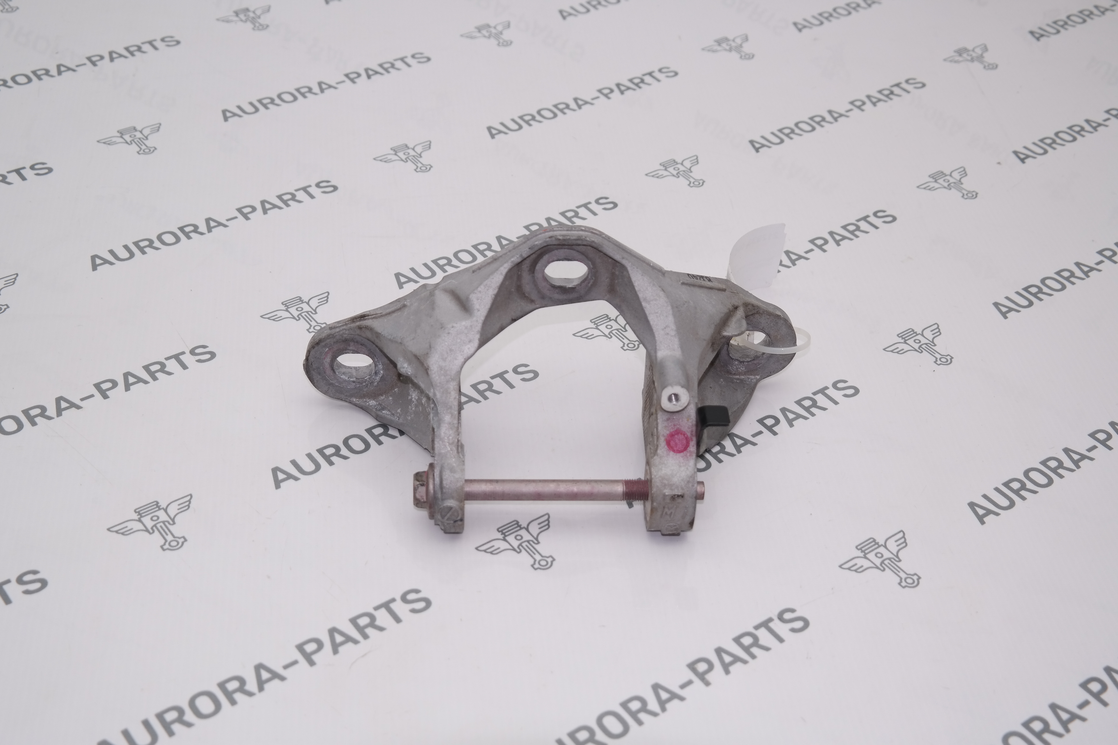 Кронштейн подушки двигателя Mazda CX-5