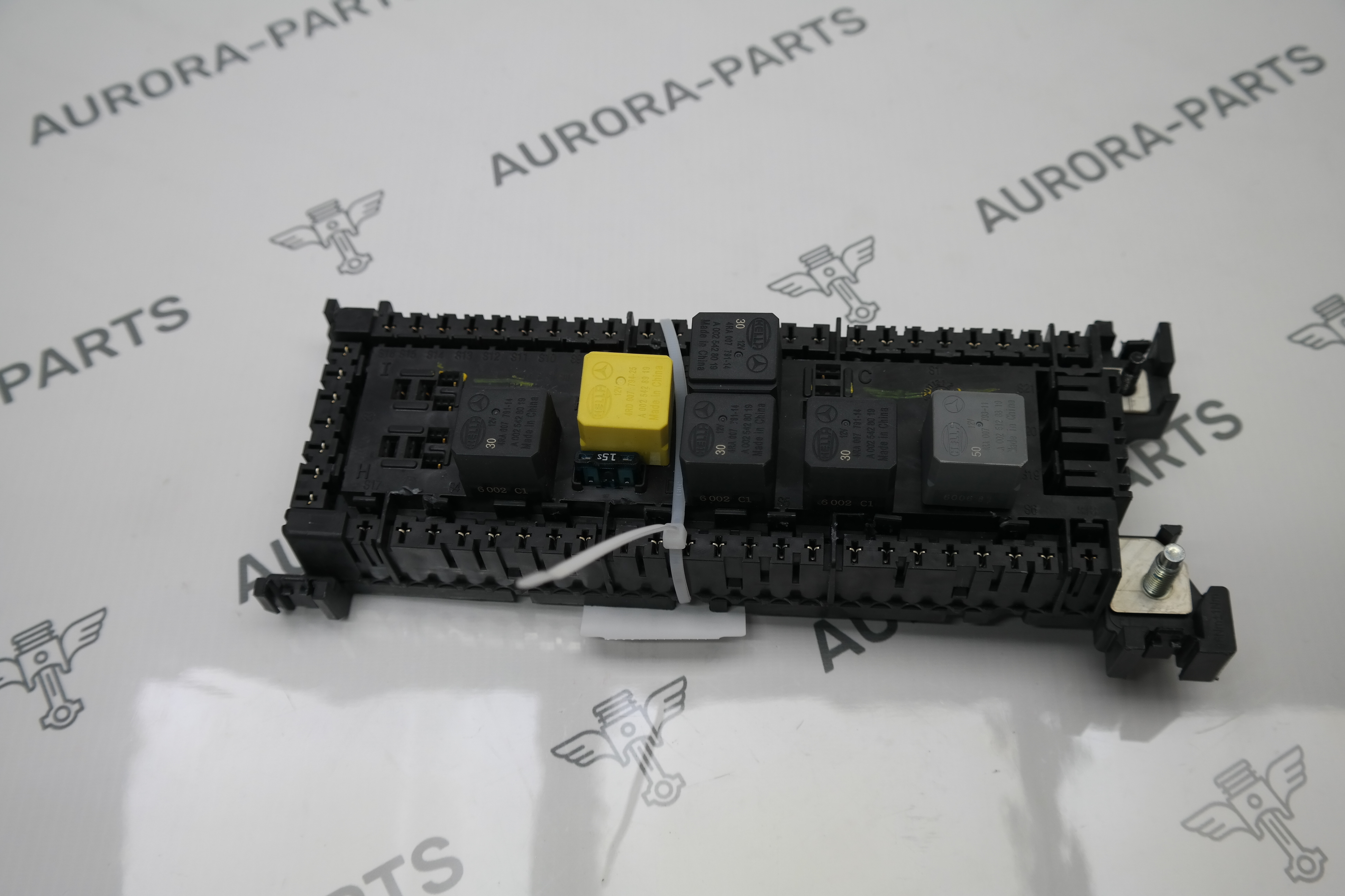 Блок реле (под задним сиденьем) Mercedes GLE-Coupe