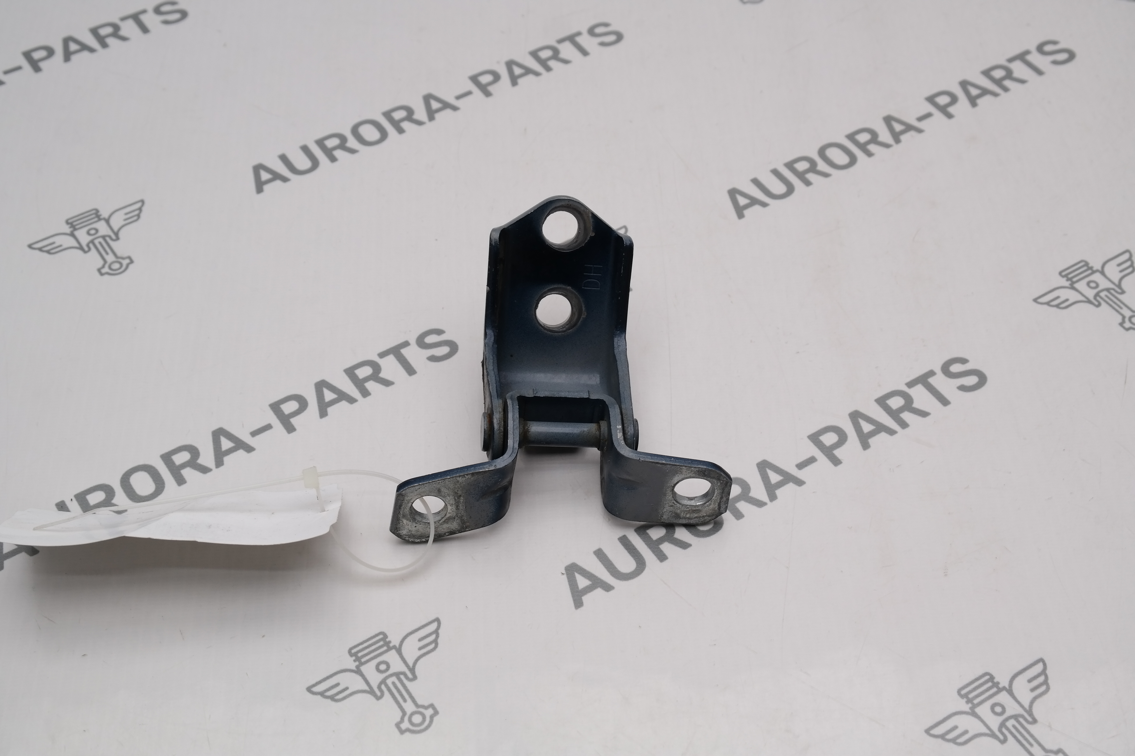 Петля двери передняя нижняя RH Mazda CX-5