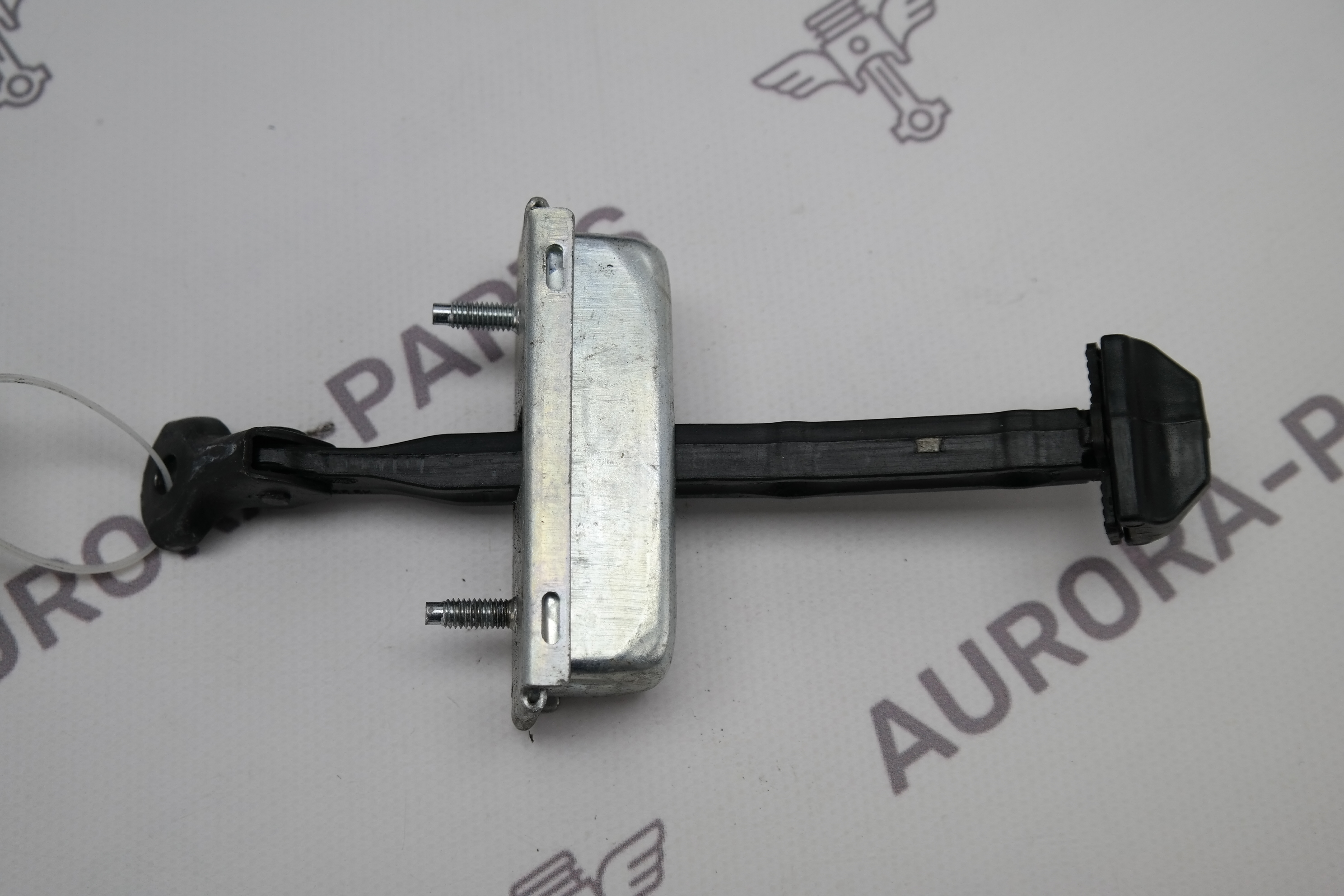 Ограничитель задней двери LH=RH Land Rover Discovery