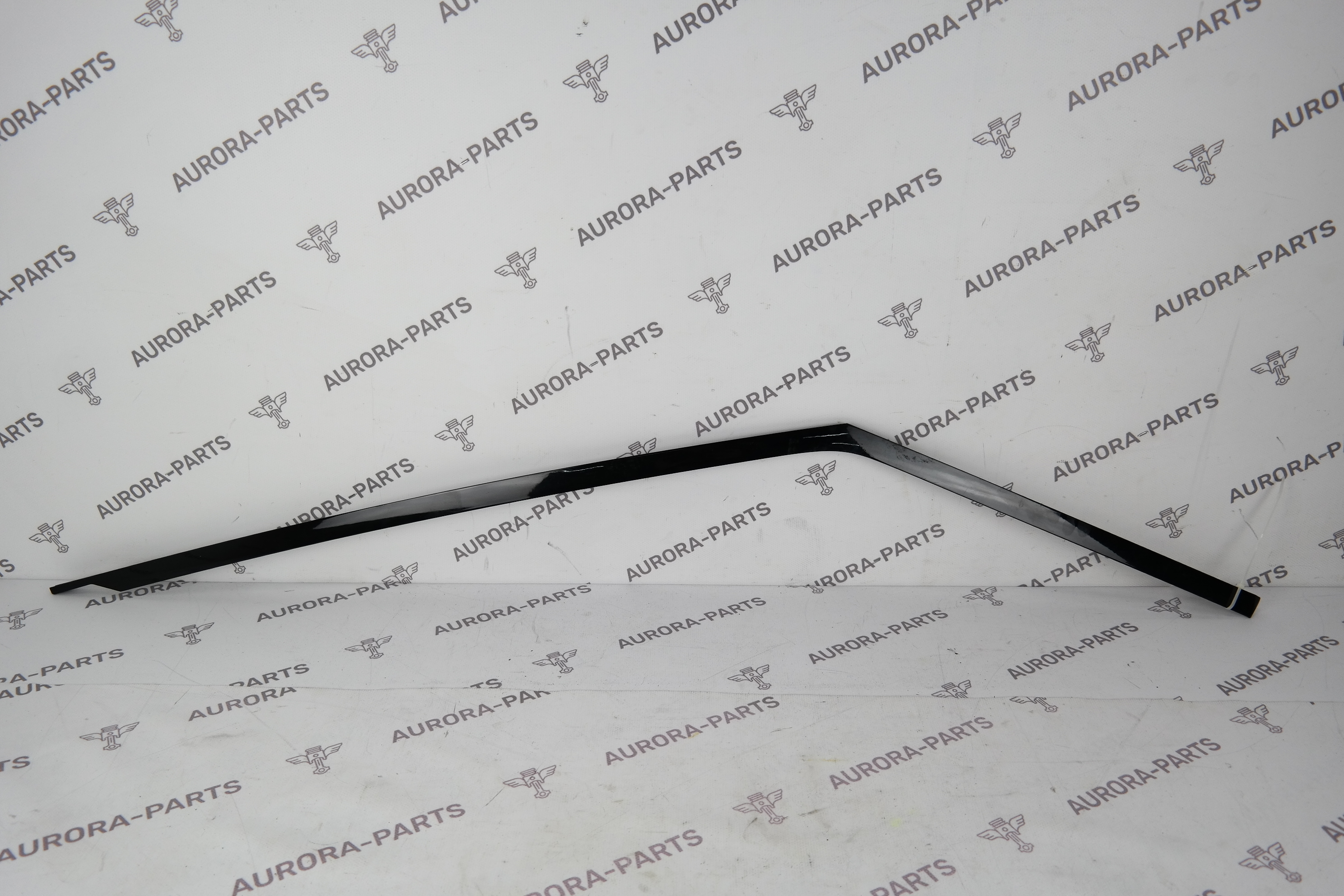 Молдинг рамки передней двери (верхний) LH Land Rover Discovery