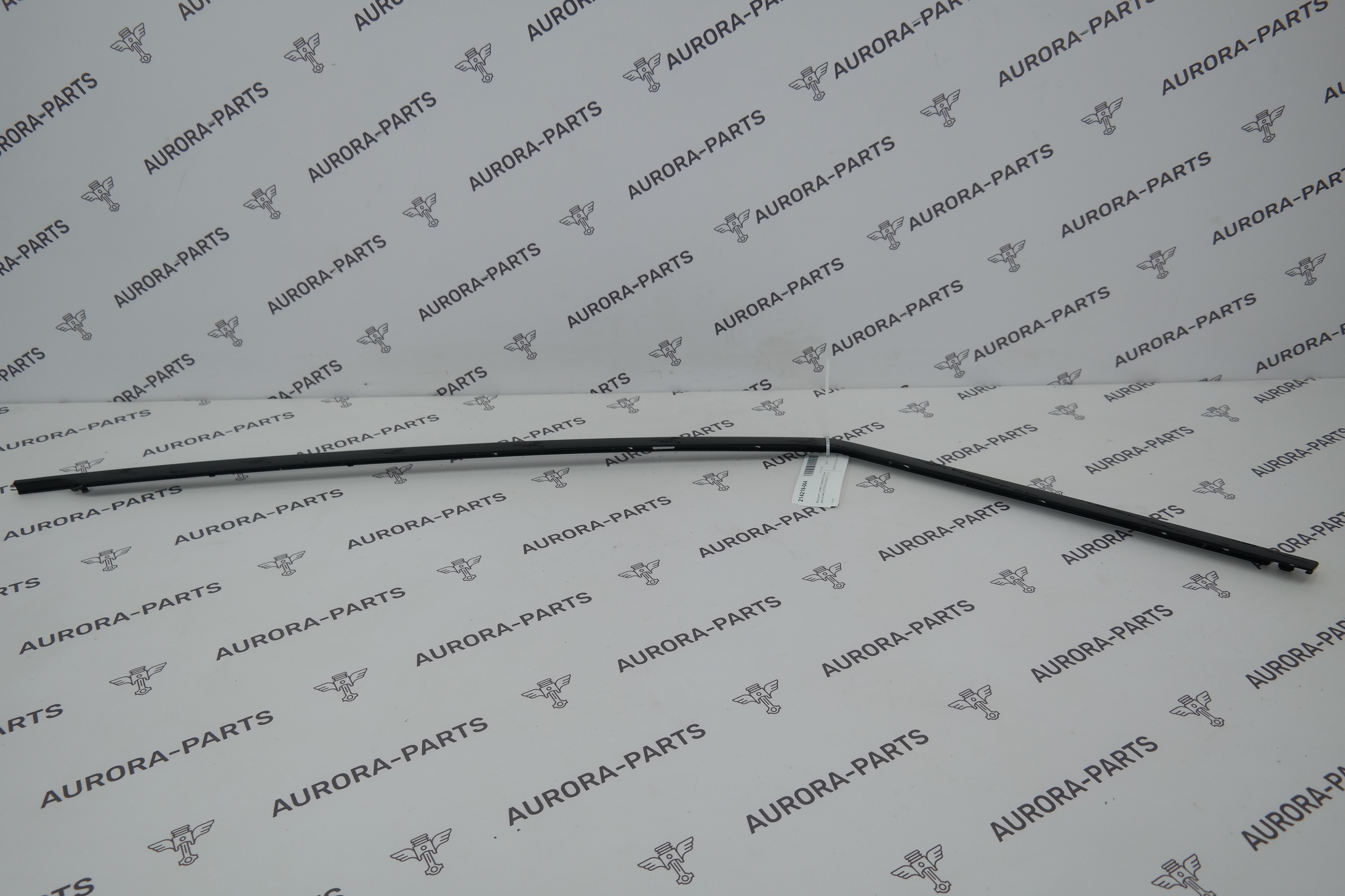 Молдинг рамки передней двери (верхний) LH Land Rover Discovery