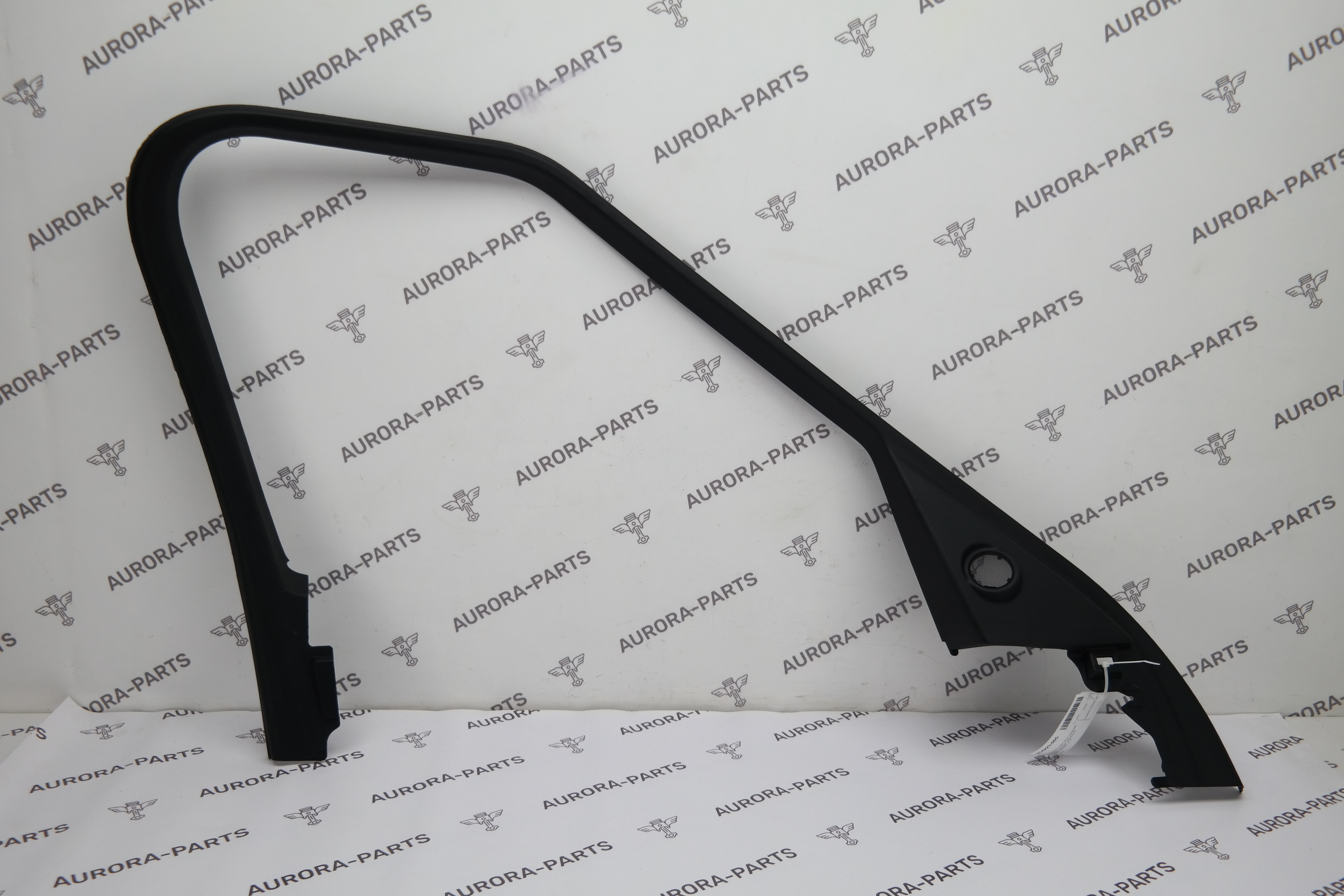 Молдинг рамы окна передней двери (внутри салона) LH Land Rover Discovery