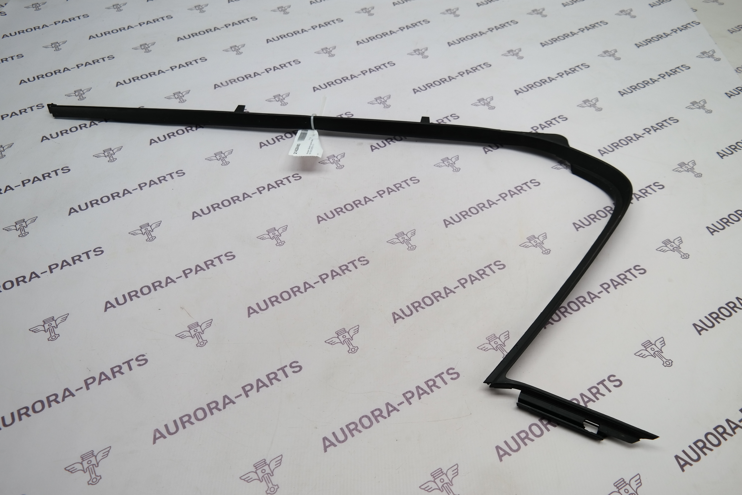 Молдинг, бархотка задней двери RH Land Rover Discovery