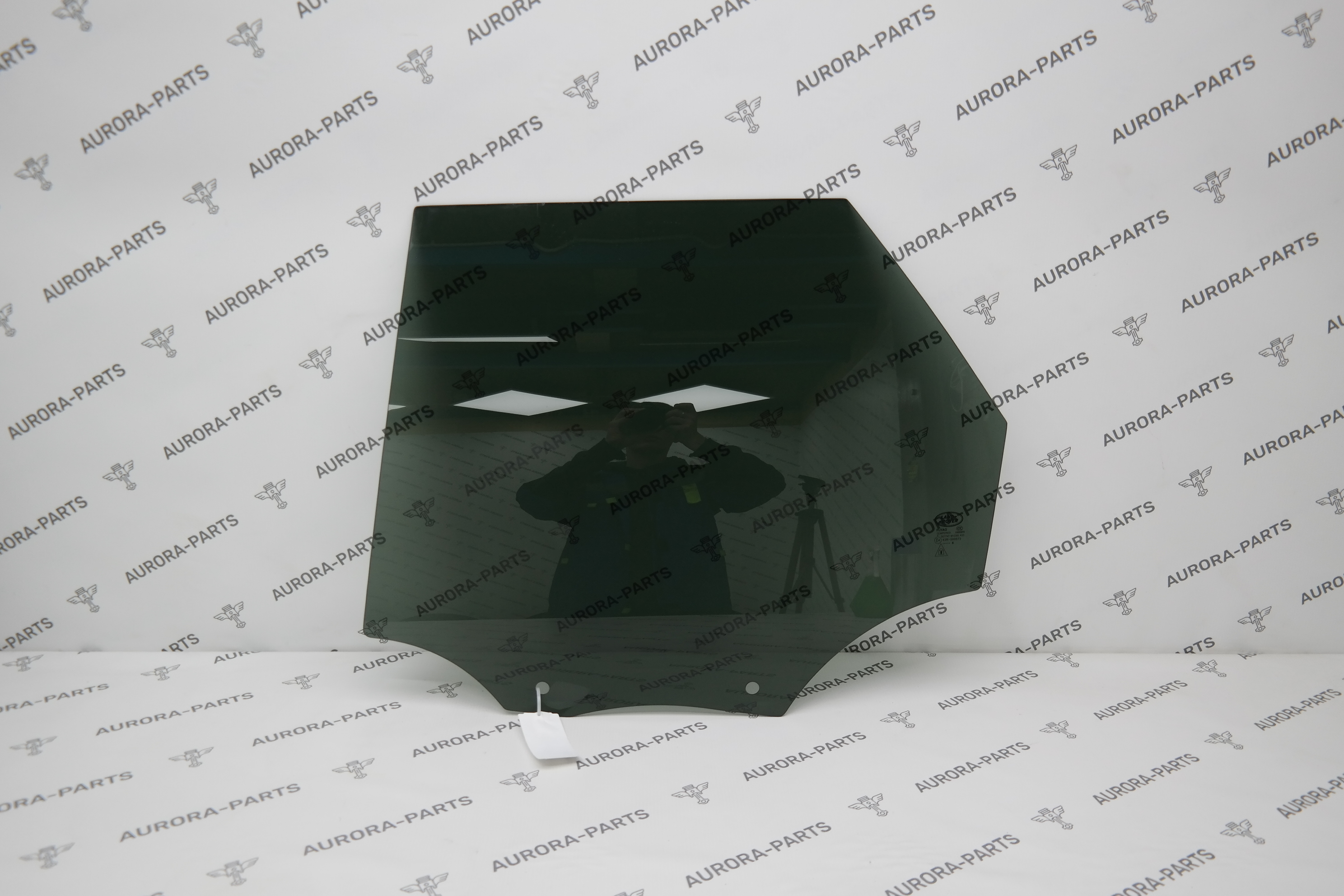 Стекло тонированное задней двери LH Land Rover Discovery