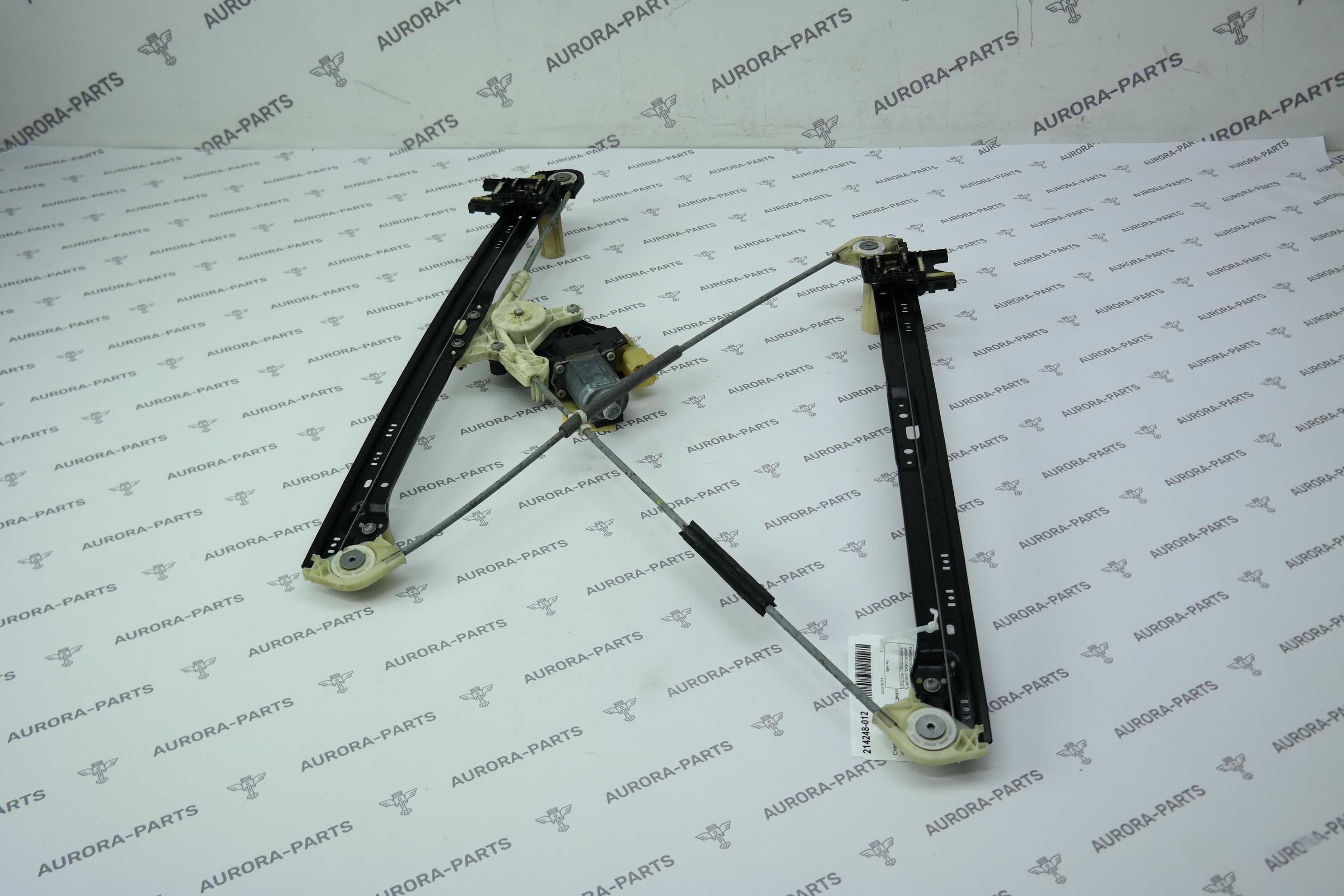 Стеклоподъемник с электромотором  передней двери RH Land Rover Range Rover 30DDTX