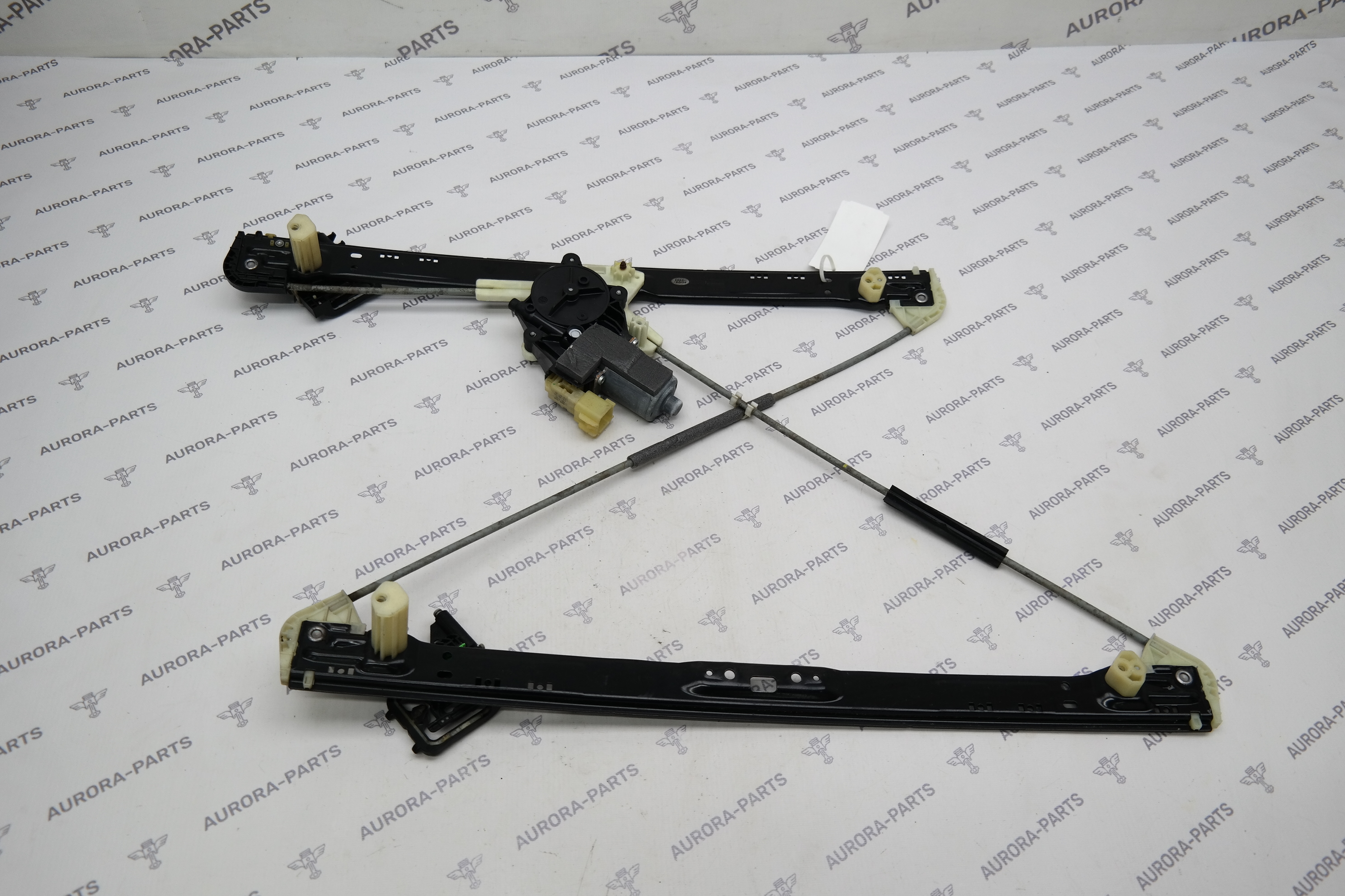 Стеклоподъемник с электромотором  передней двери RH Land Rover Range Rover 30DDTX