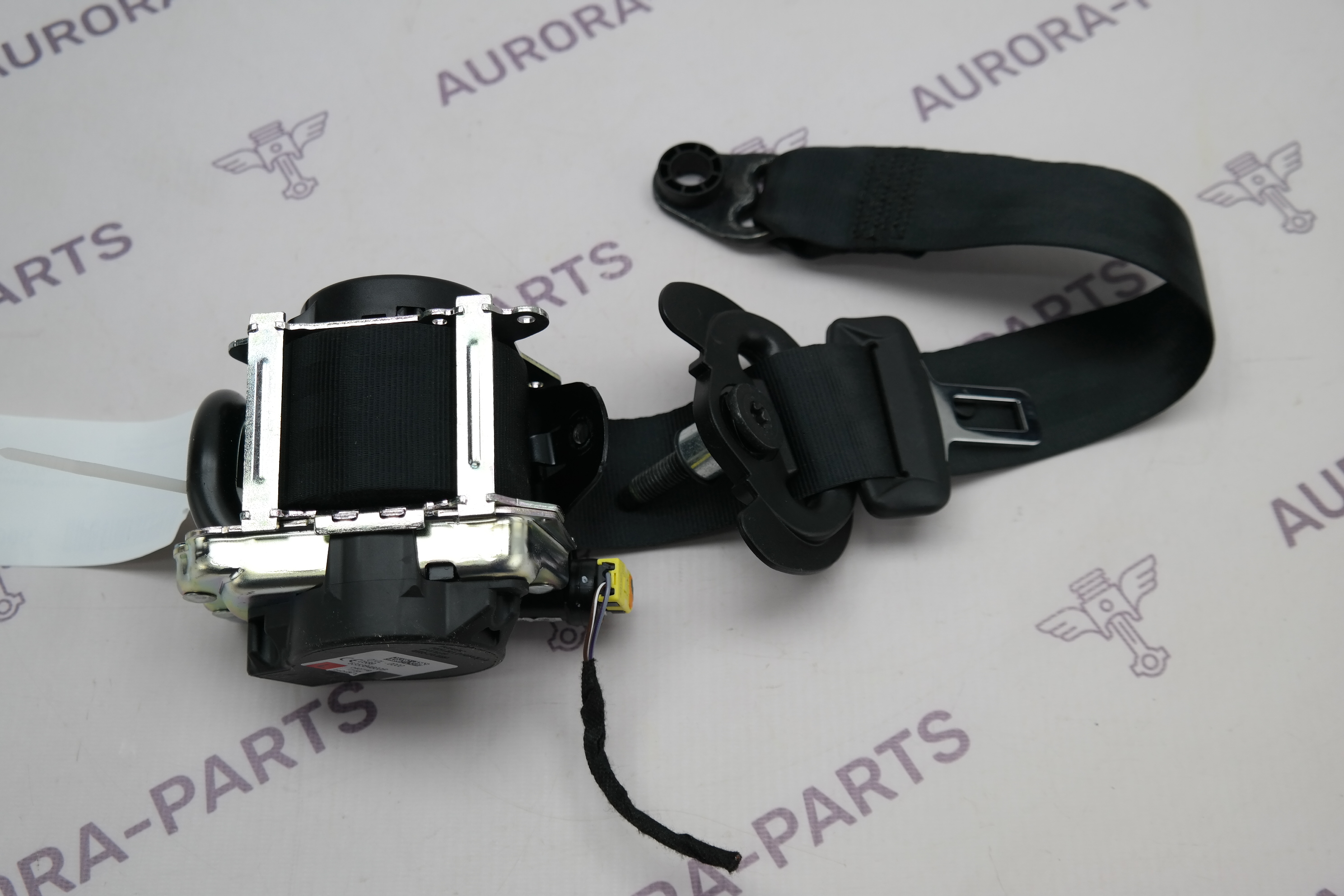 Ремень безопасности передний RH Land Rover Discovery