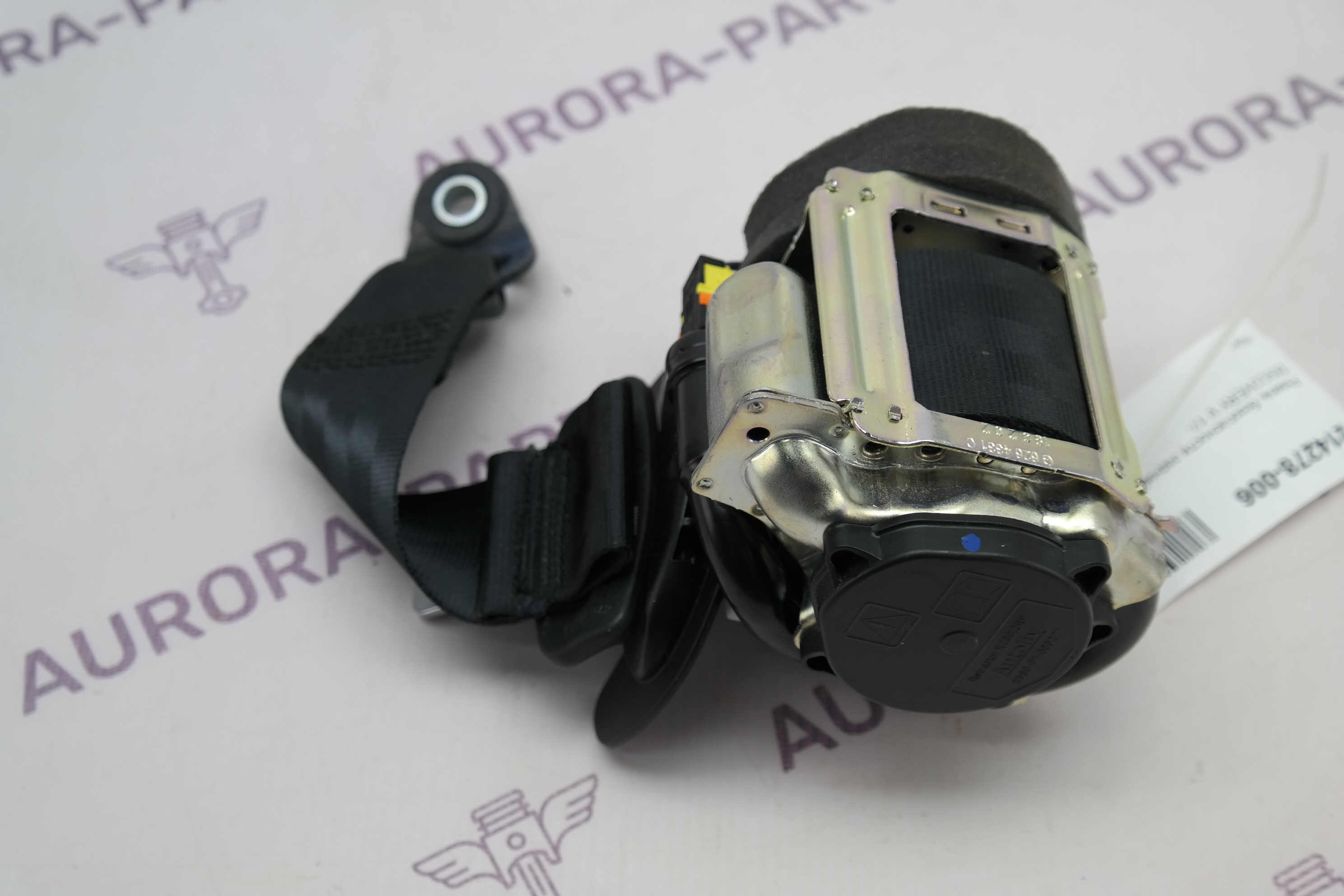 Ремень безопасности задний RH Land Rover Discovery