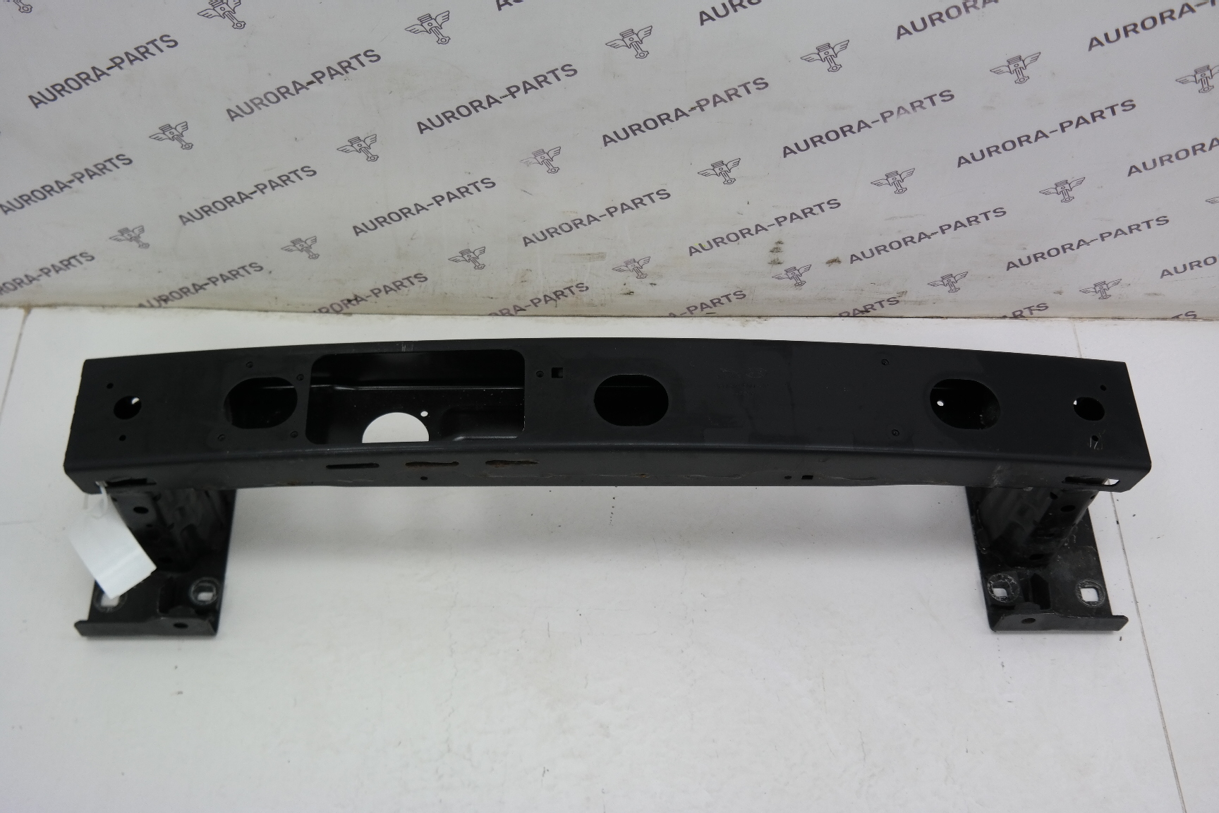 Усилитель переднего бампера Land Rover Discovery