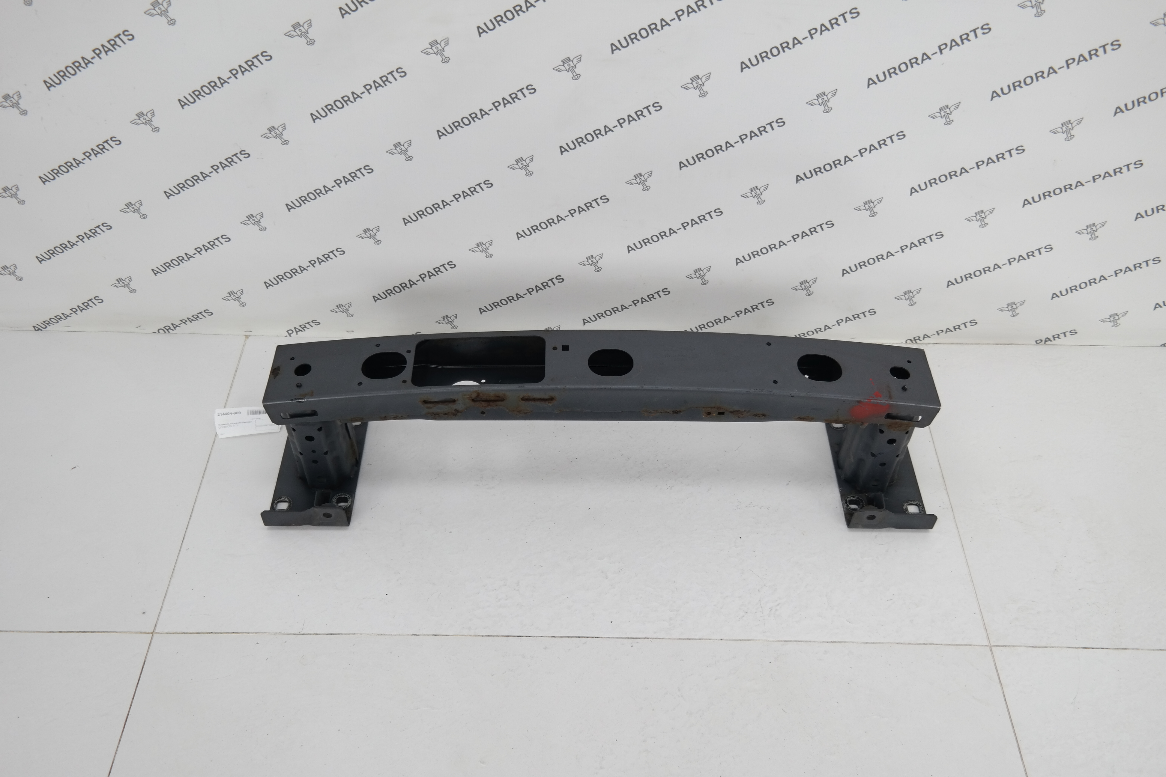 Усилитель переднего бампера Land Rover Discovery