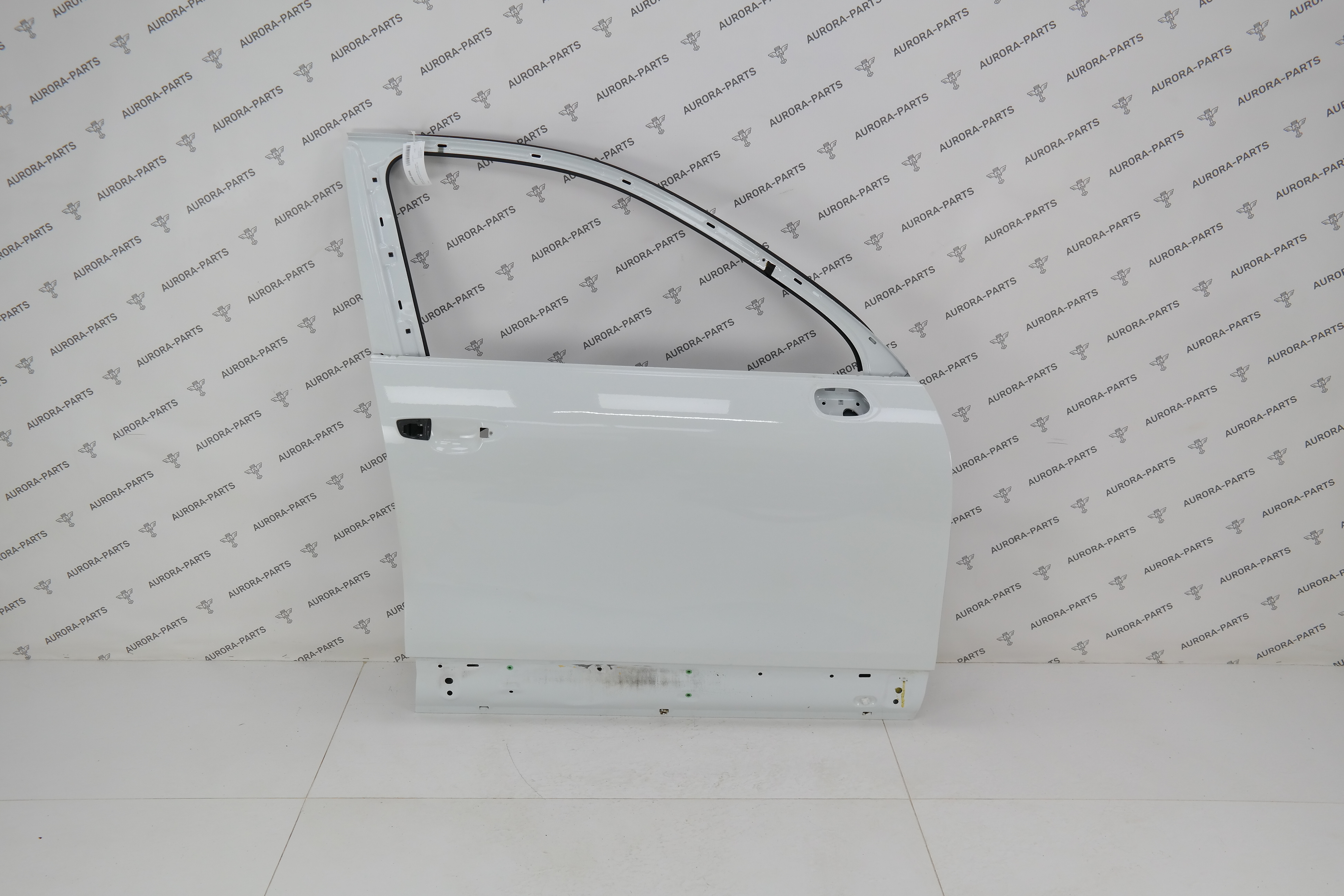 Дверь передняя RH (голая) VW Touareg