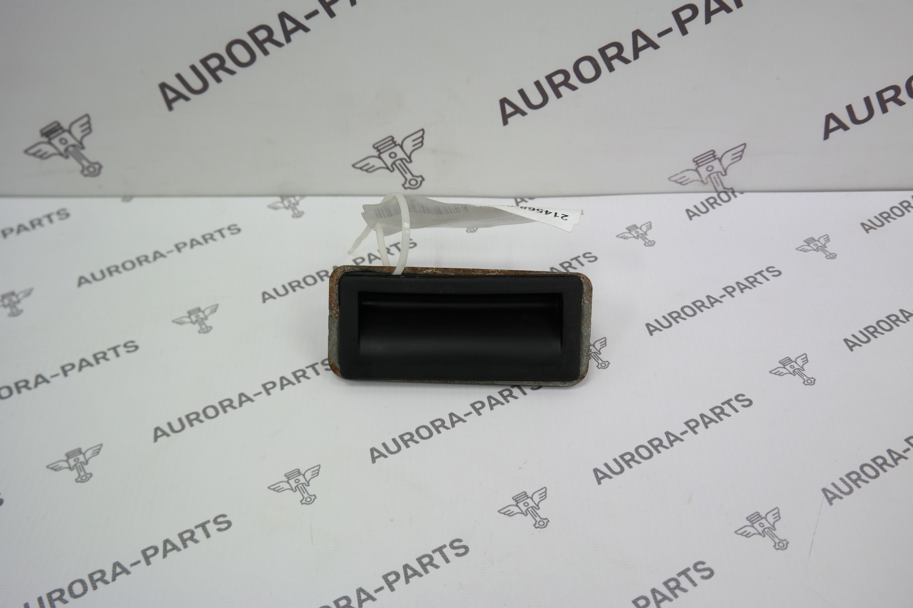 Кнопка (ручка) открывания багажной двери наружняя Audi Q3