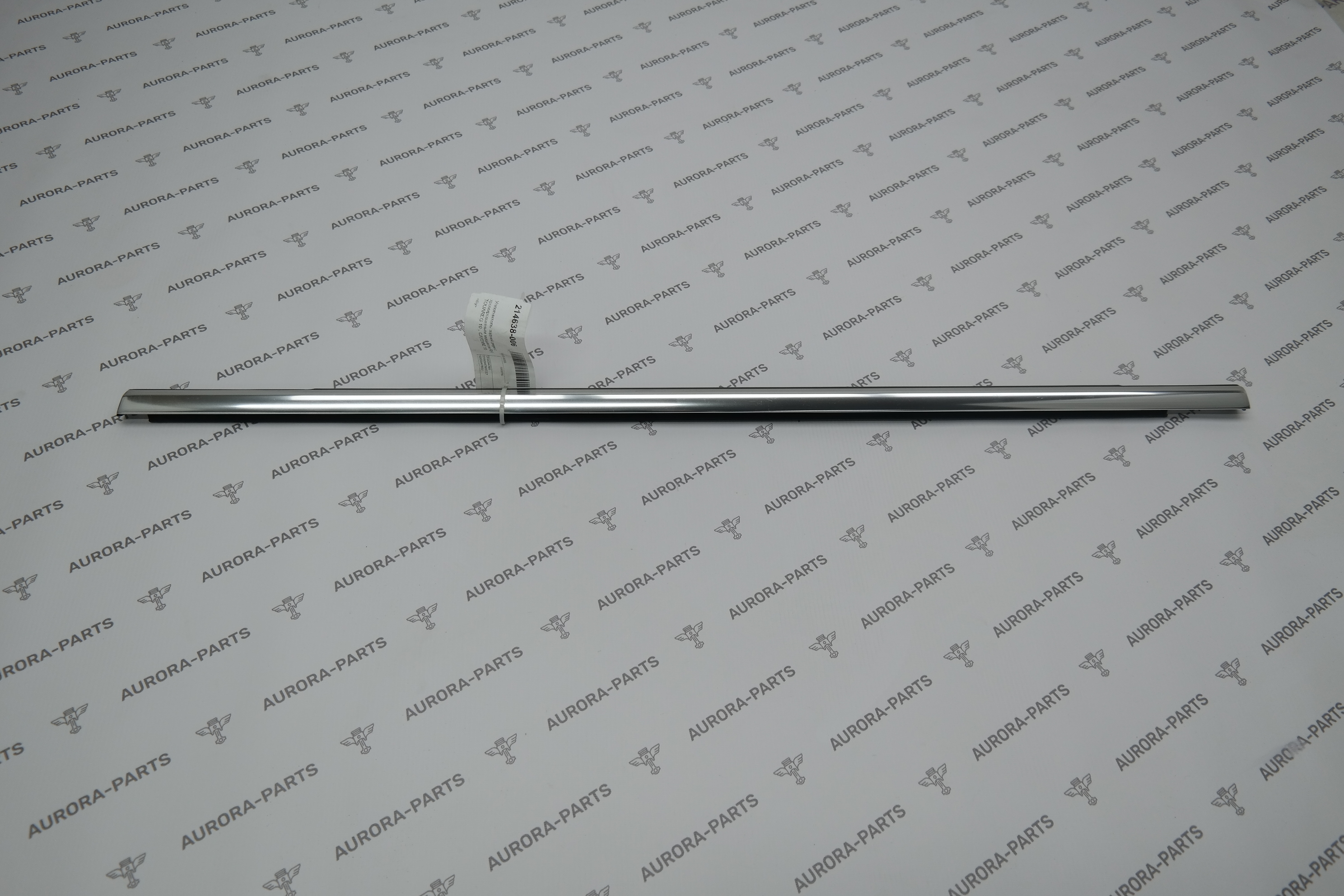 Молдинг (бархотка) задней двери RH VW Touareg