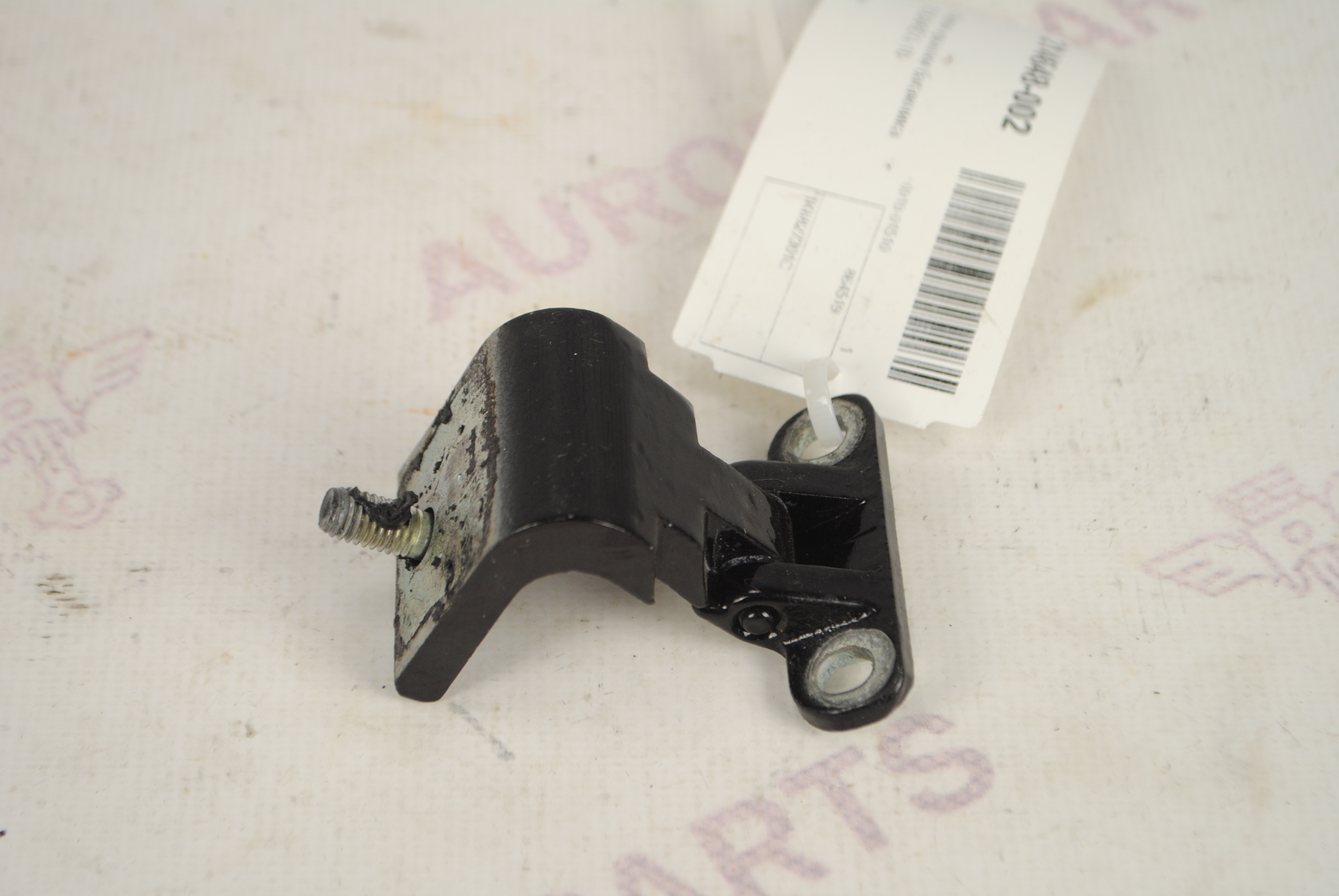 Петля крышки багажника VW Touareg