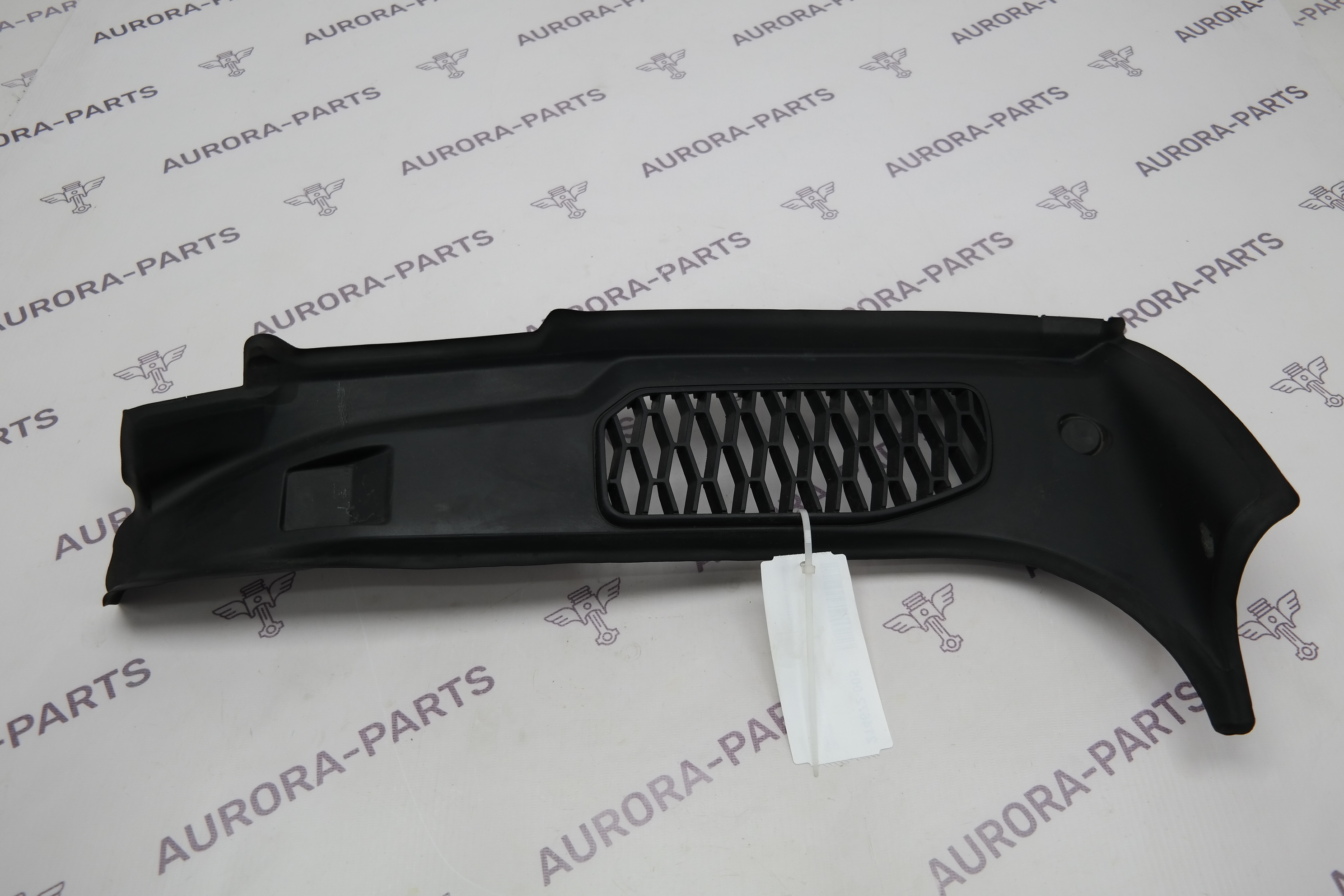 Обшивка крышки багажника RH Land Rover Discovery