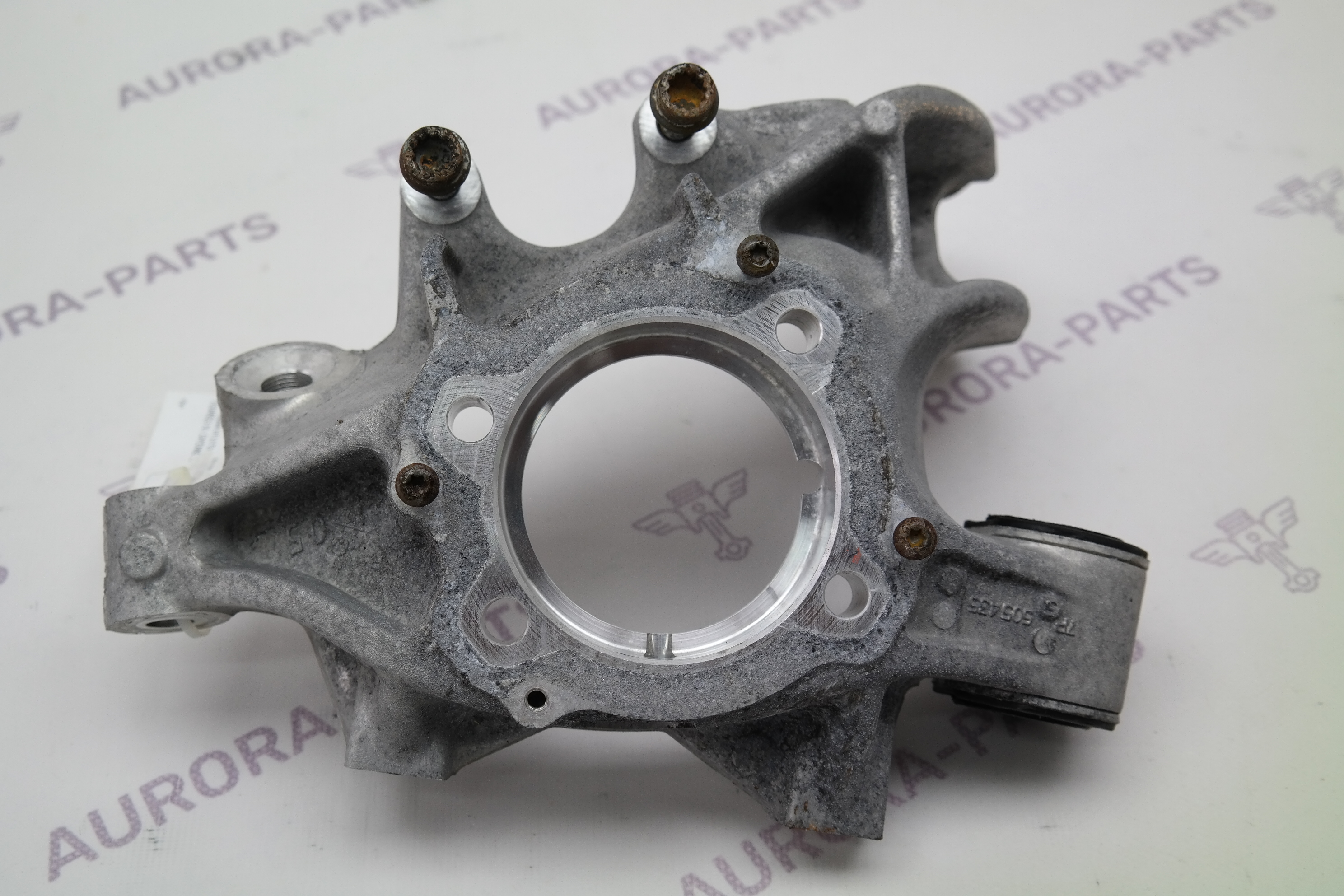 Кулак задний LH VW Touareg