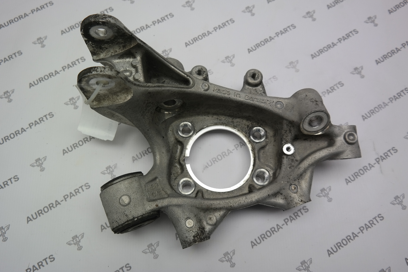 Кулак задний LH VW Touareg