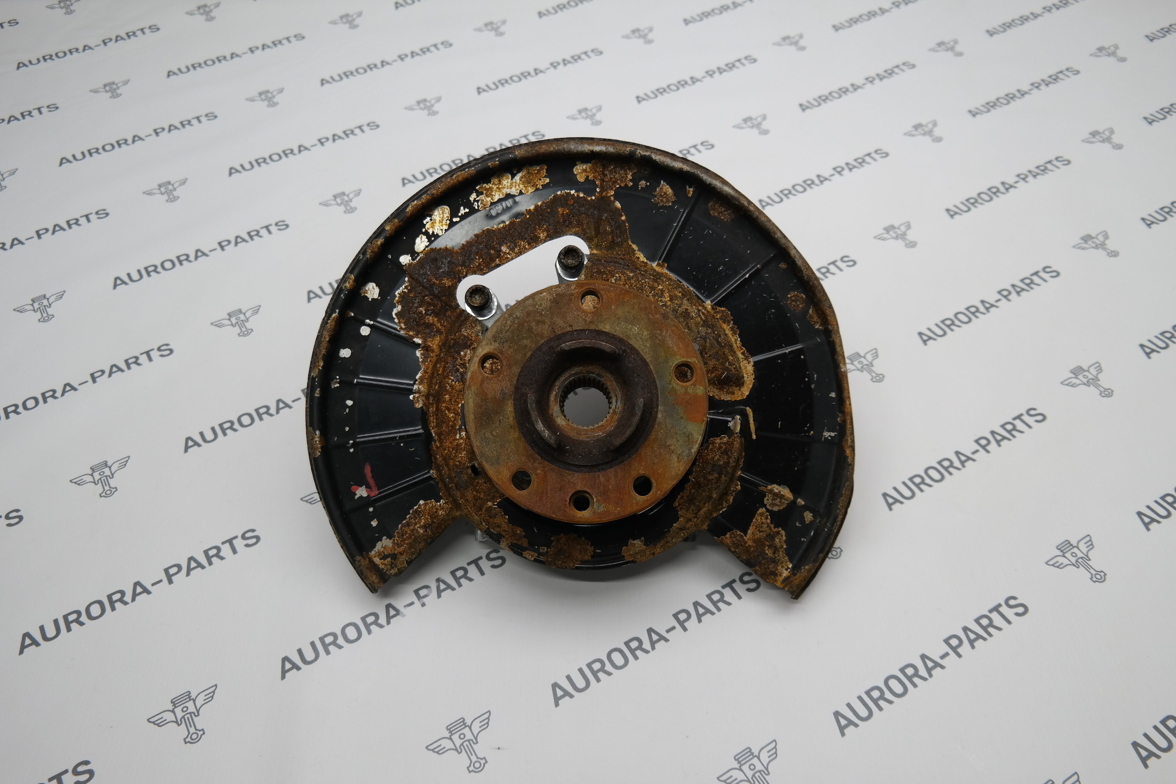 Кулак задний LH VW Touareg