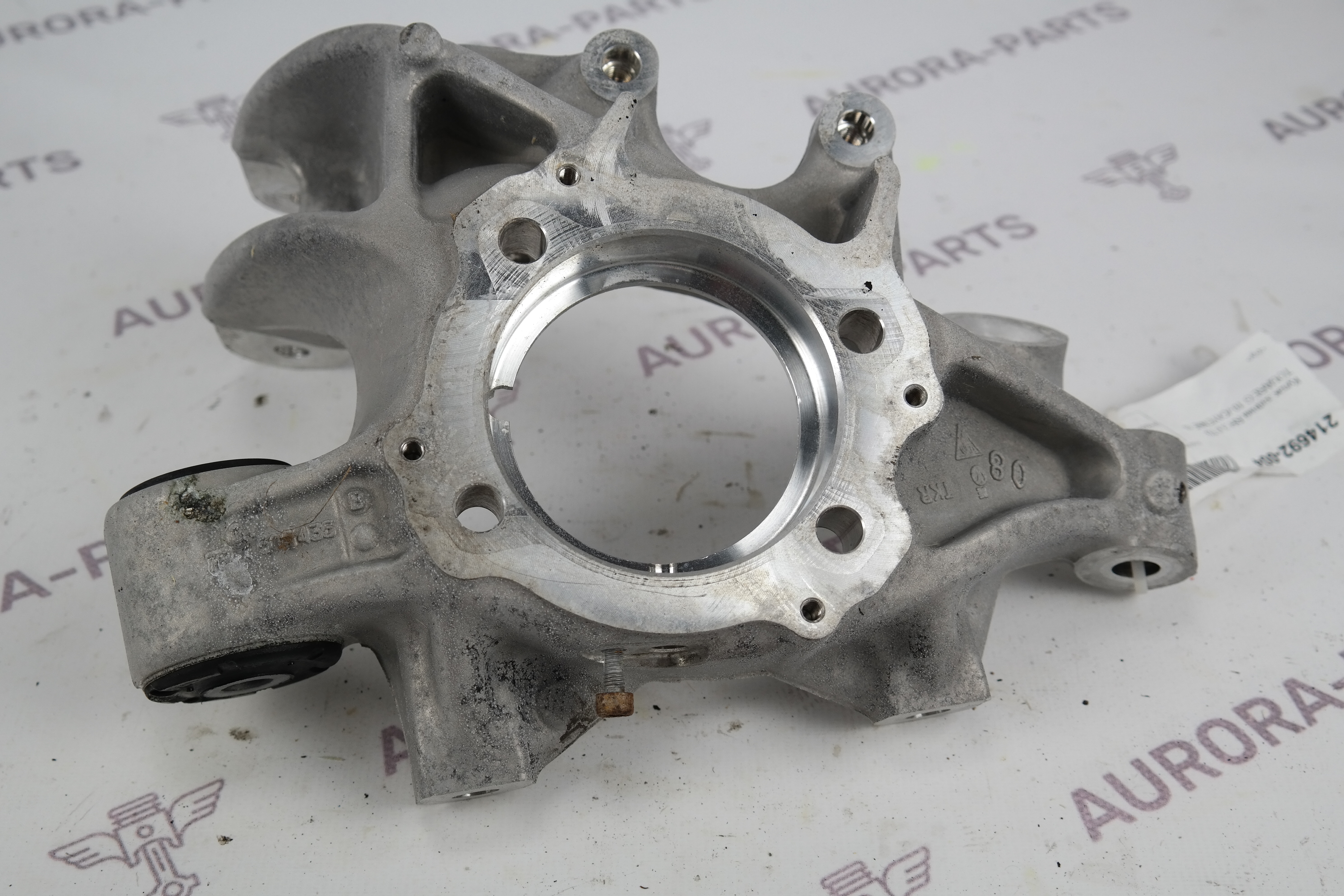 Кулак задний RH VW Touareg