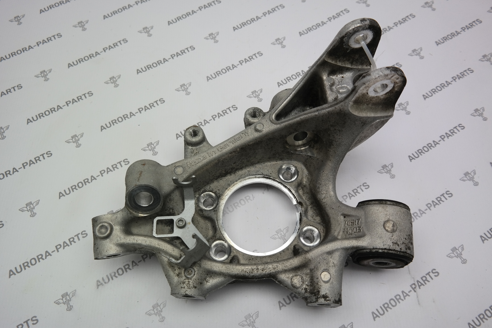 Кулак задний RH VW Touareg