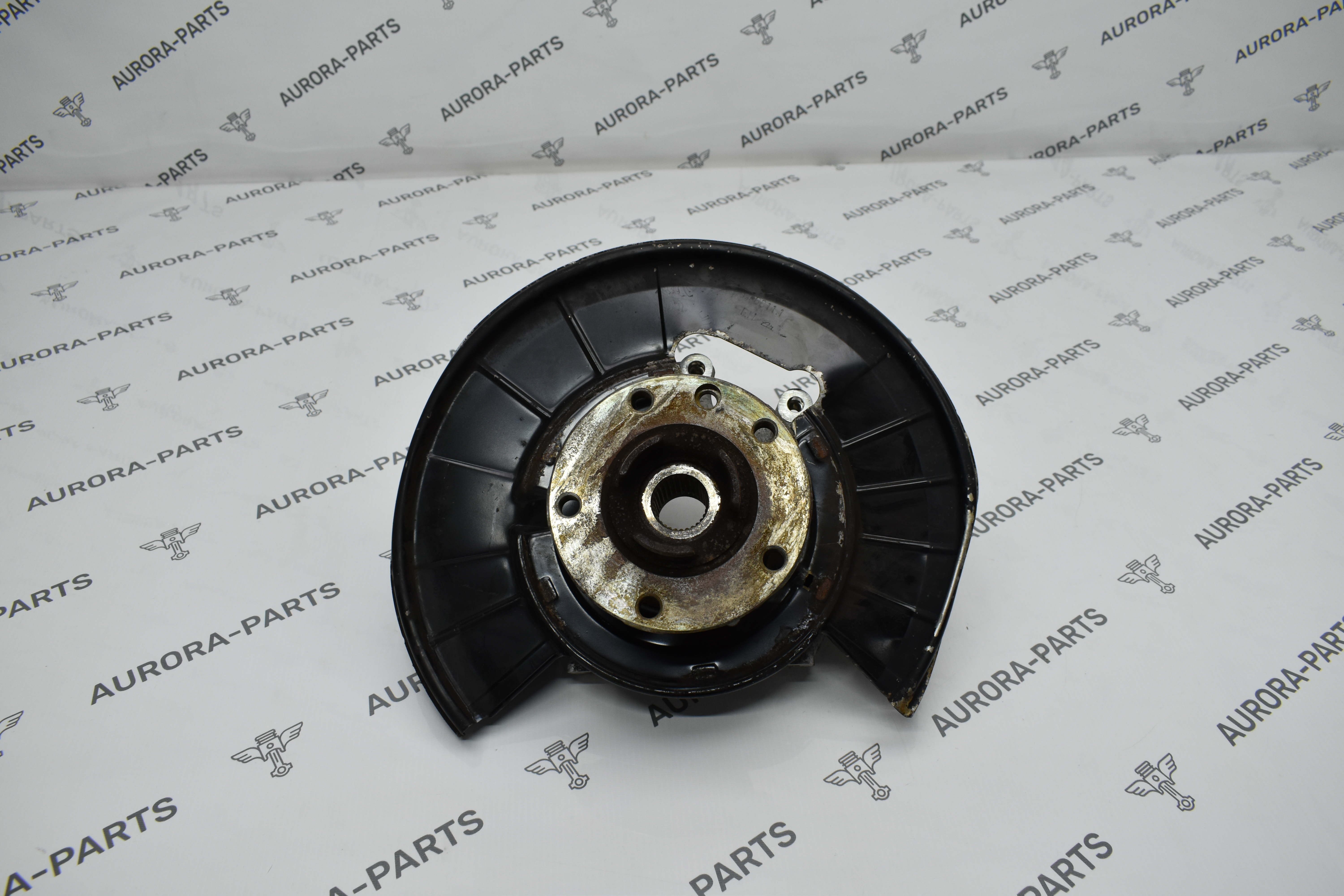 Кулак задний RH VW Touareg