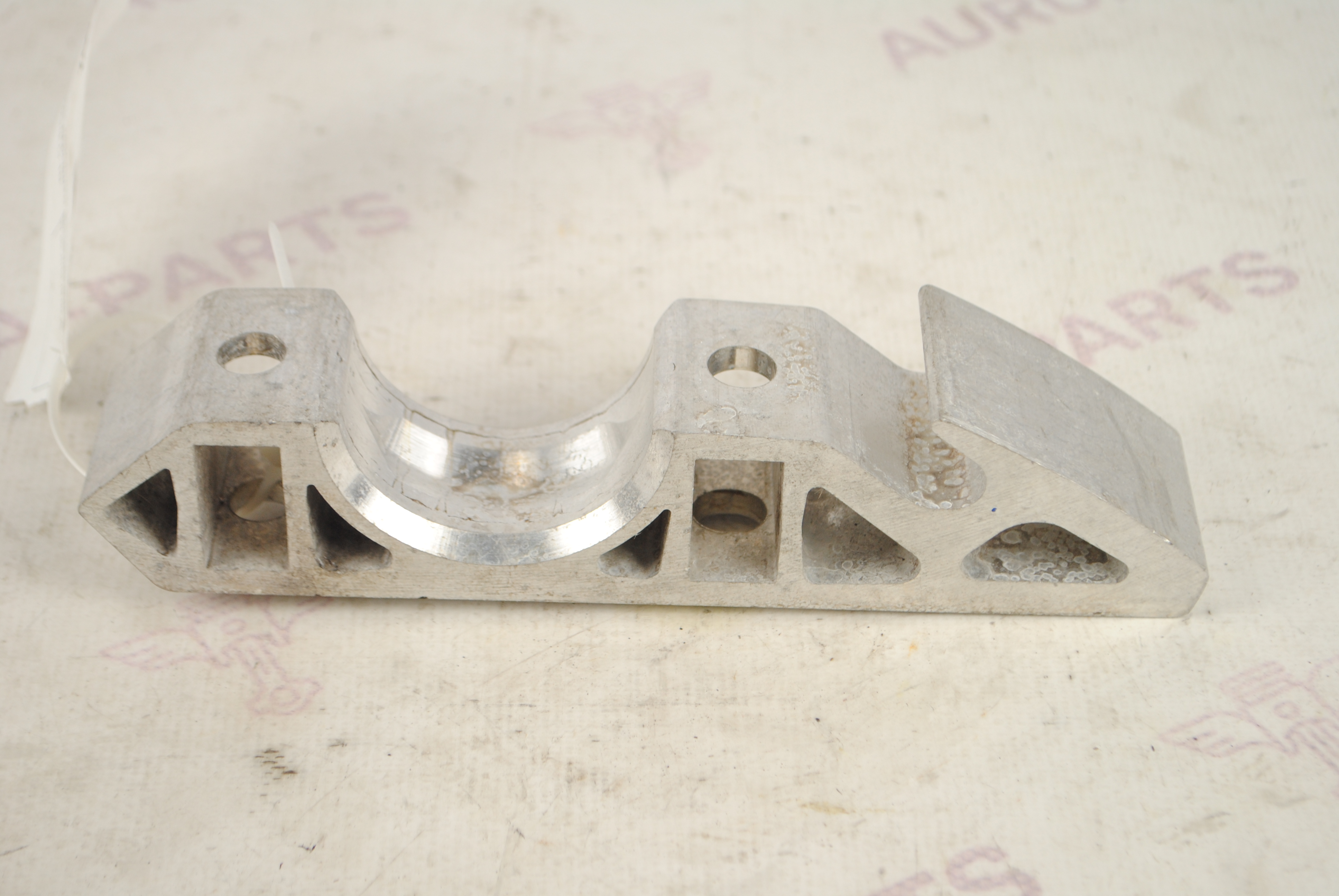 Кронштейн крепления переднего стабилизатора Audi Q7