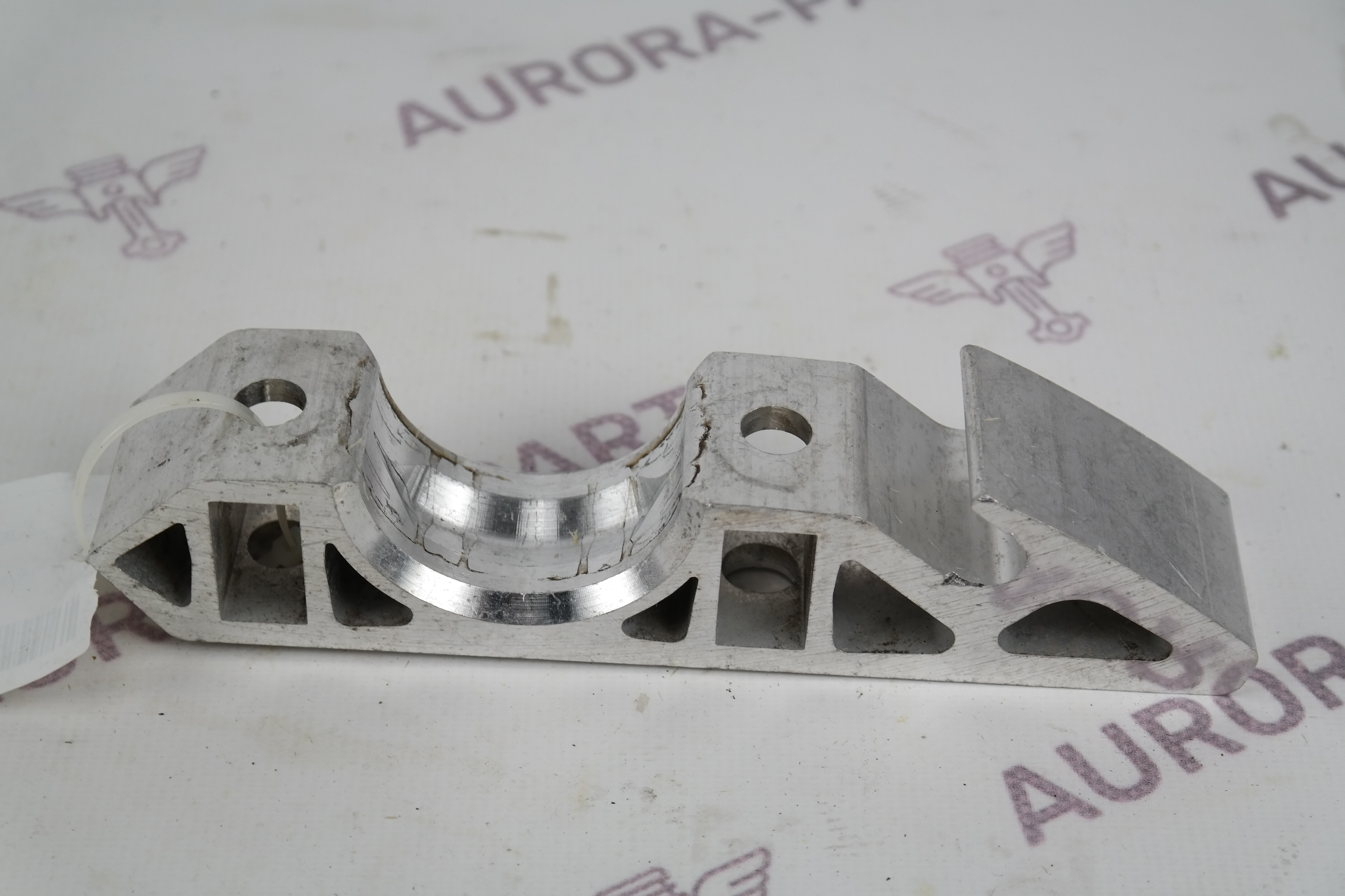 Кронштейн крепления переднего стабилизатора Audi Q7