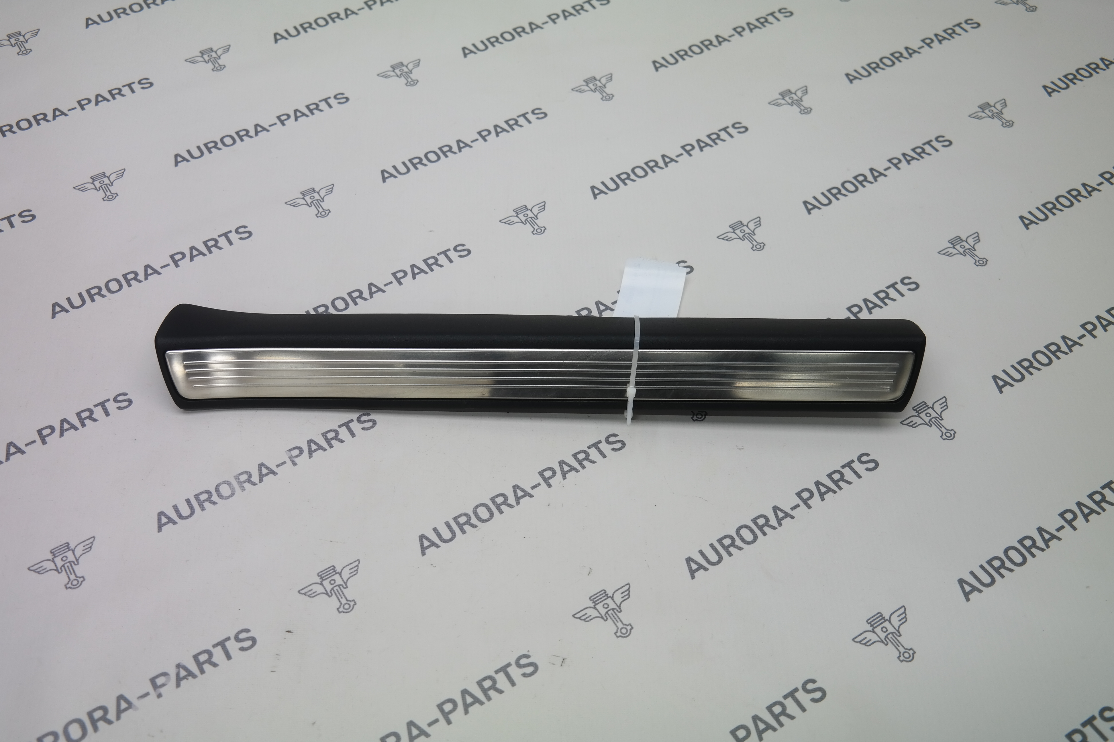 Накладка порога внутренняя передняя RH Mercedes S-Klasse