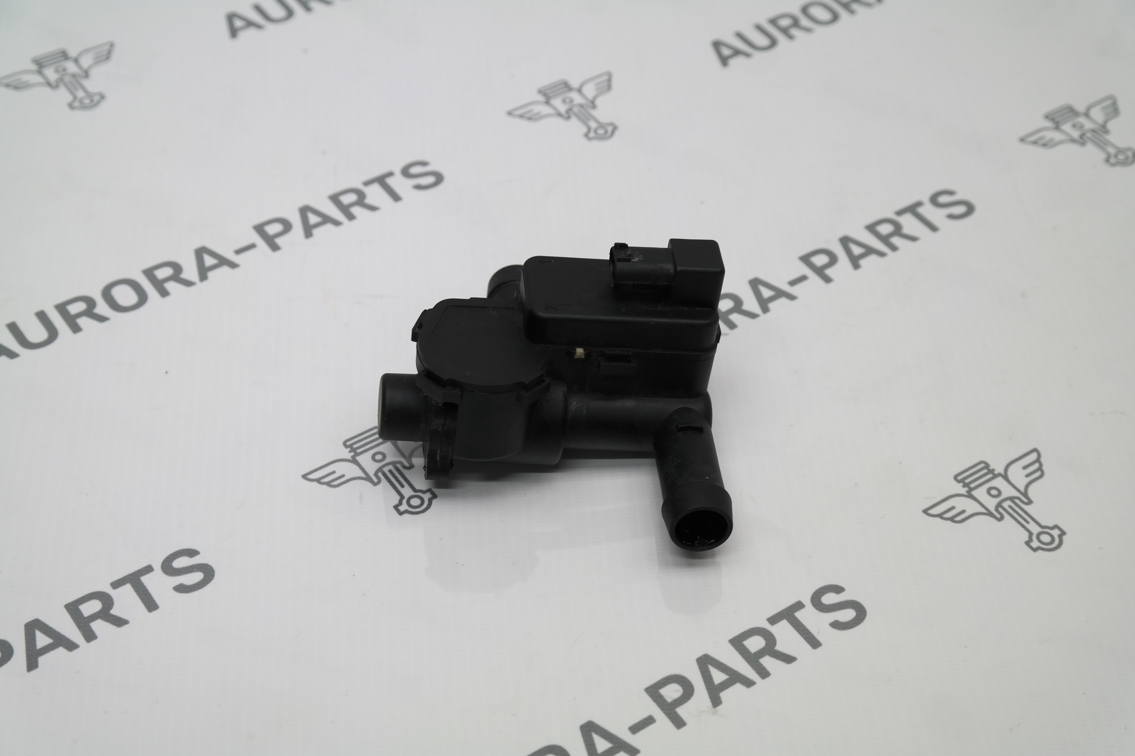 Кран подвода жидкости к отопителю VW Touareg