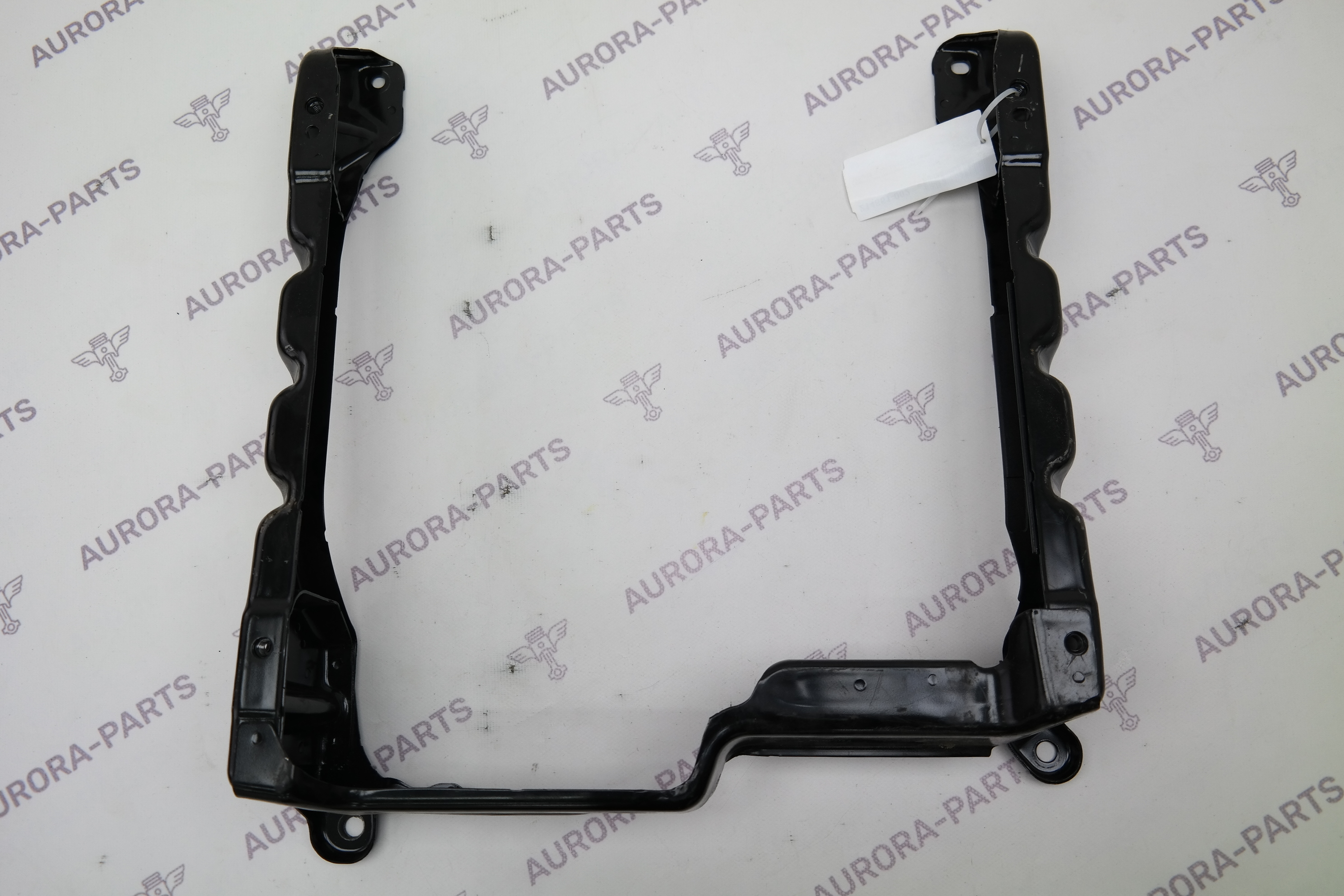 Кронштейн крепления кресла LH VW Touareg