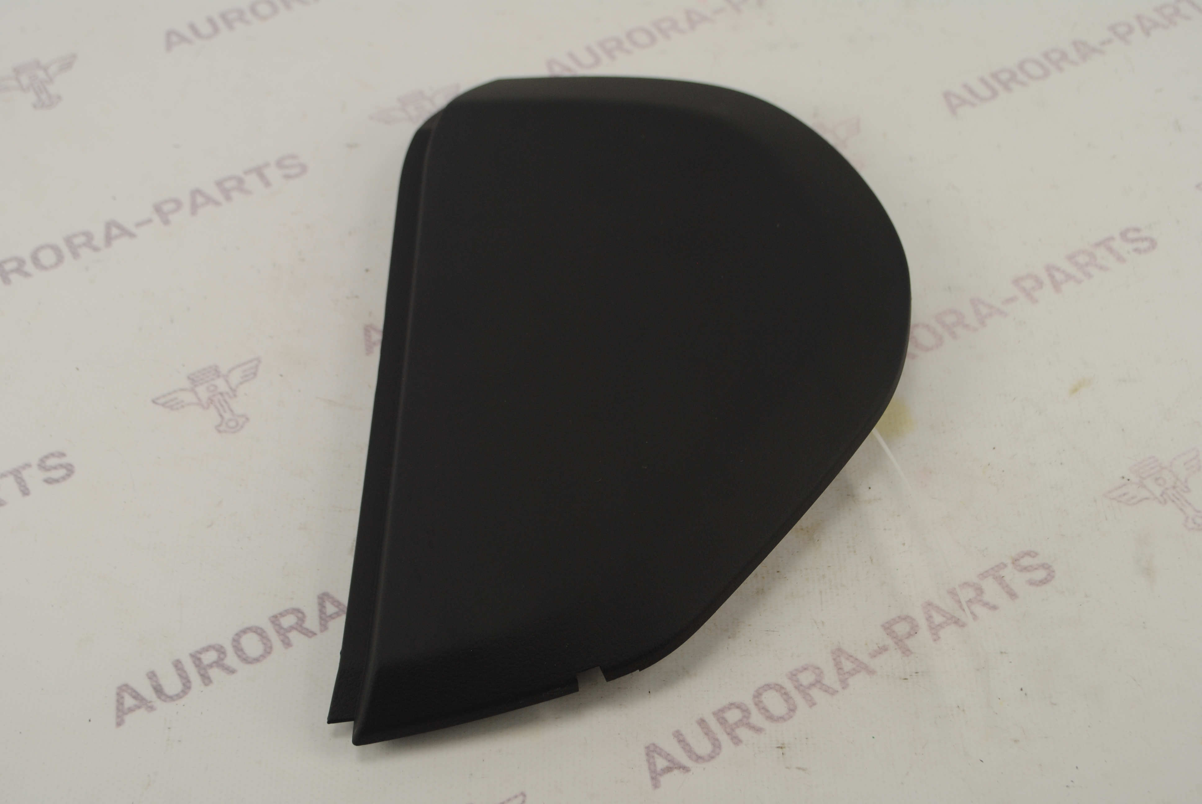 Заглушка торпеды боковая LH VW Touareg