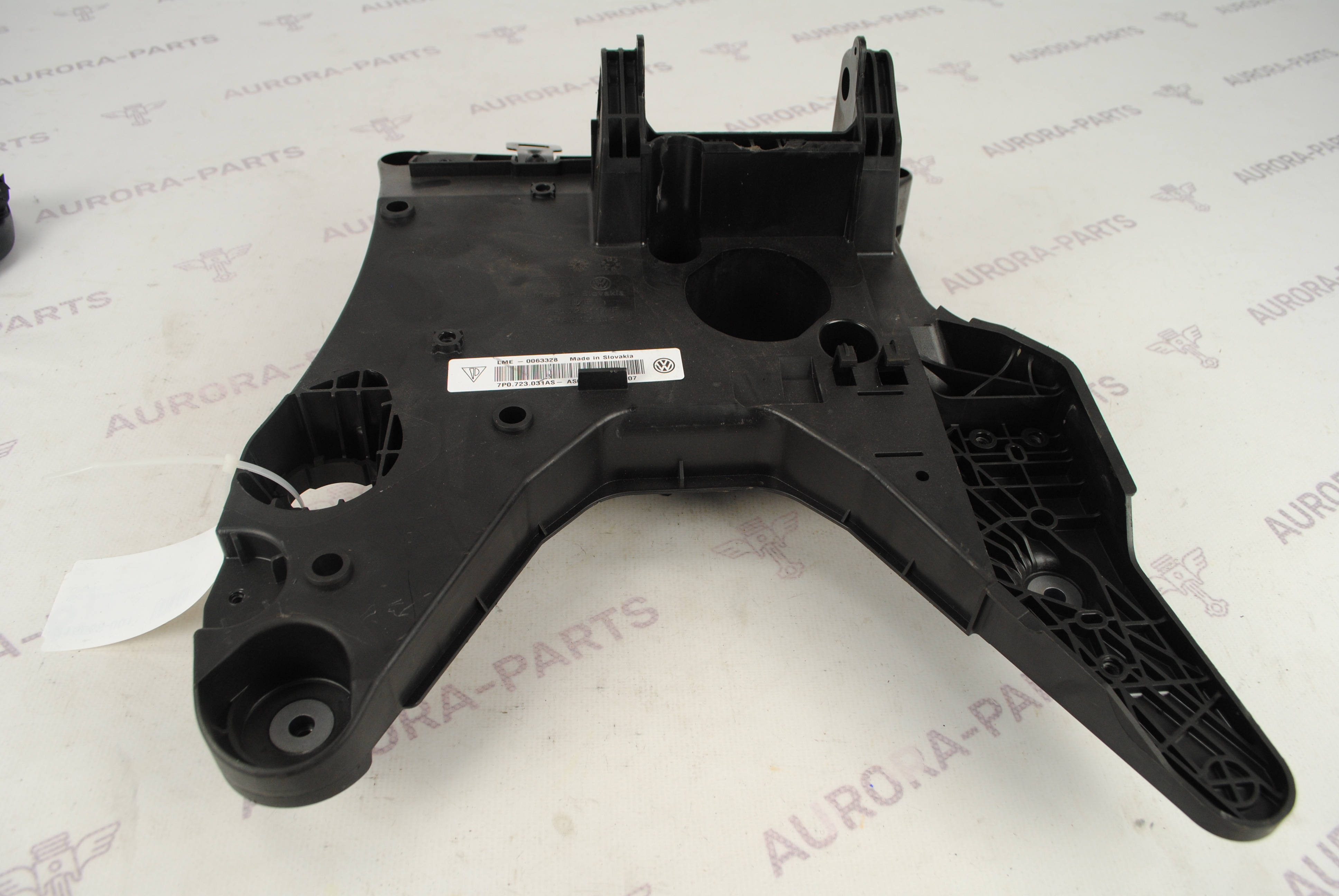 Кронштейн крепления педалей VW Touareg