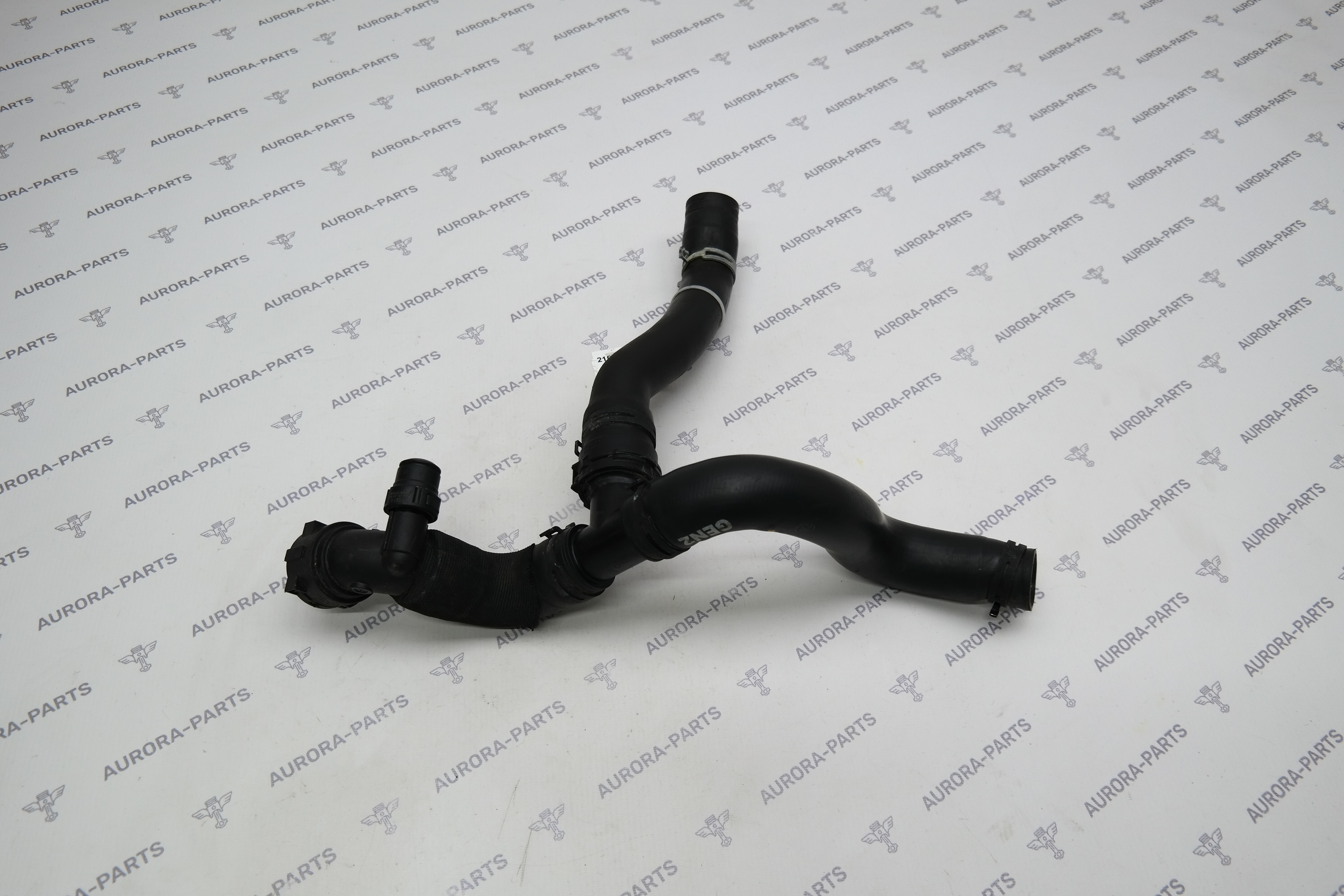 Патрубок системы охлаждения Land Rover Discovery