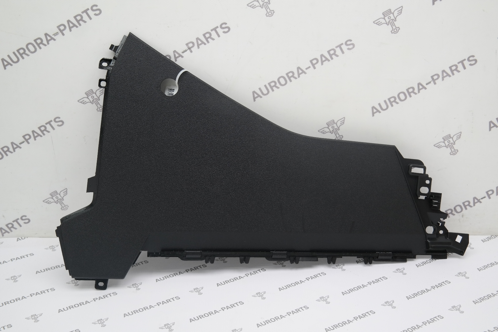 Панель отделки центральной консоли (задняя часть) LH Land Rover Discovery