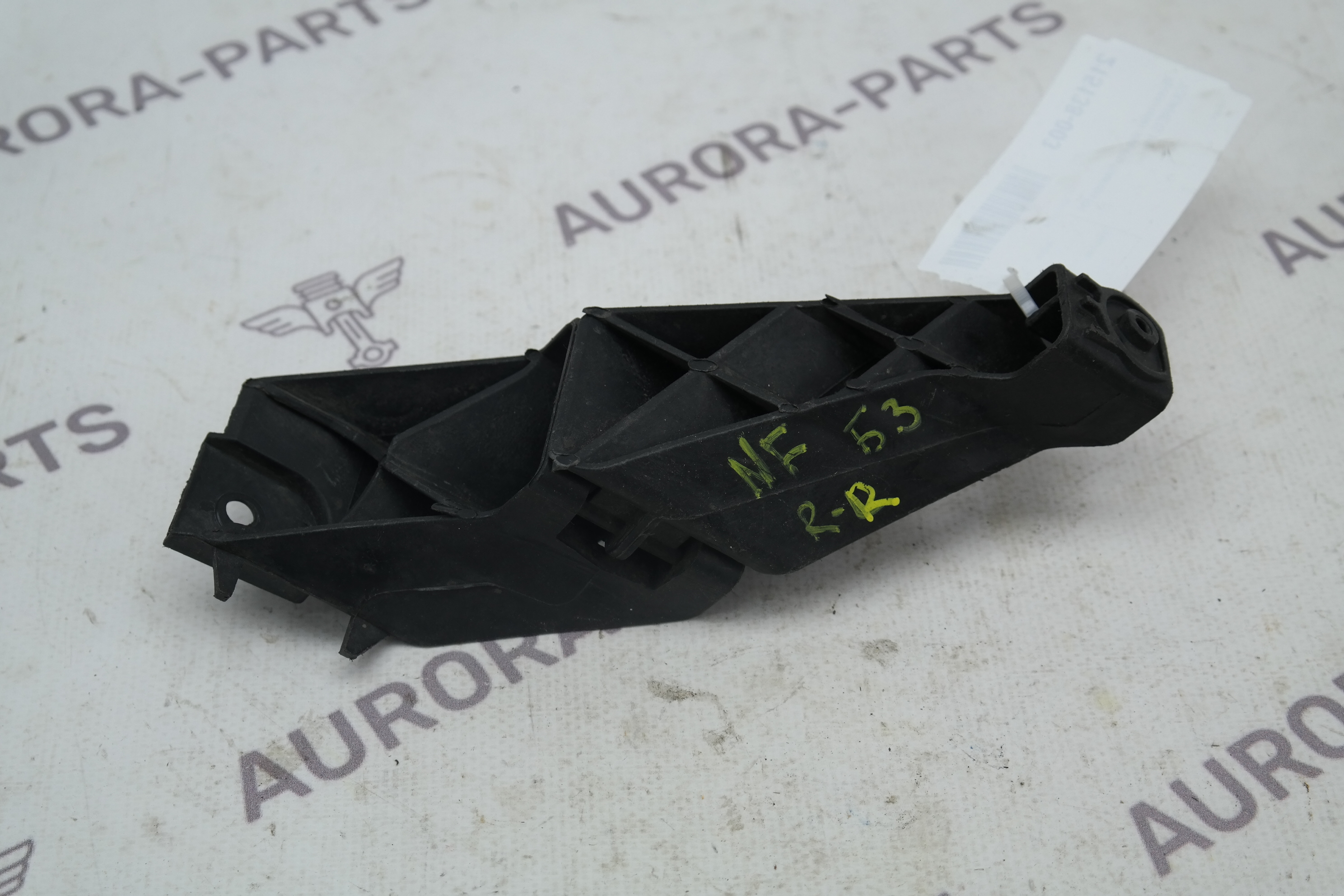 Кронштейн заднего бампера RH VW Touareg