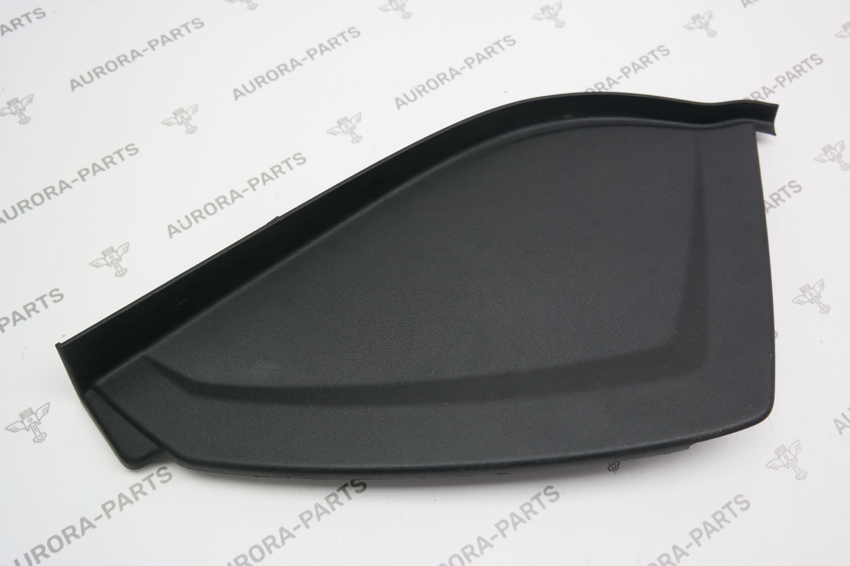 Накладка торпеды боковая LH Land Rover Discovery