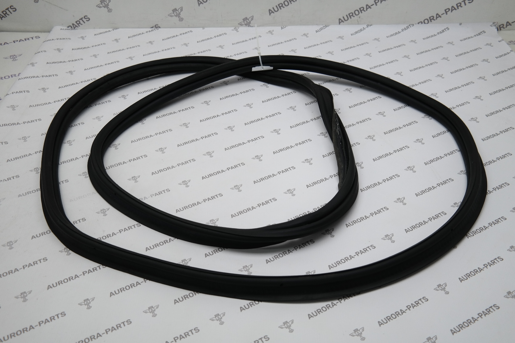 Уплотнитель проема крышки багажника Mercedes GLE-Coupe