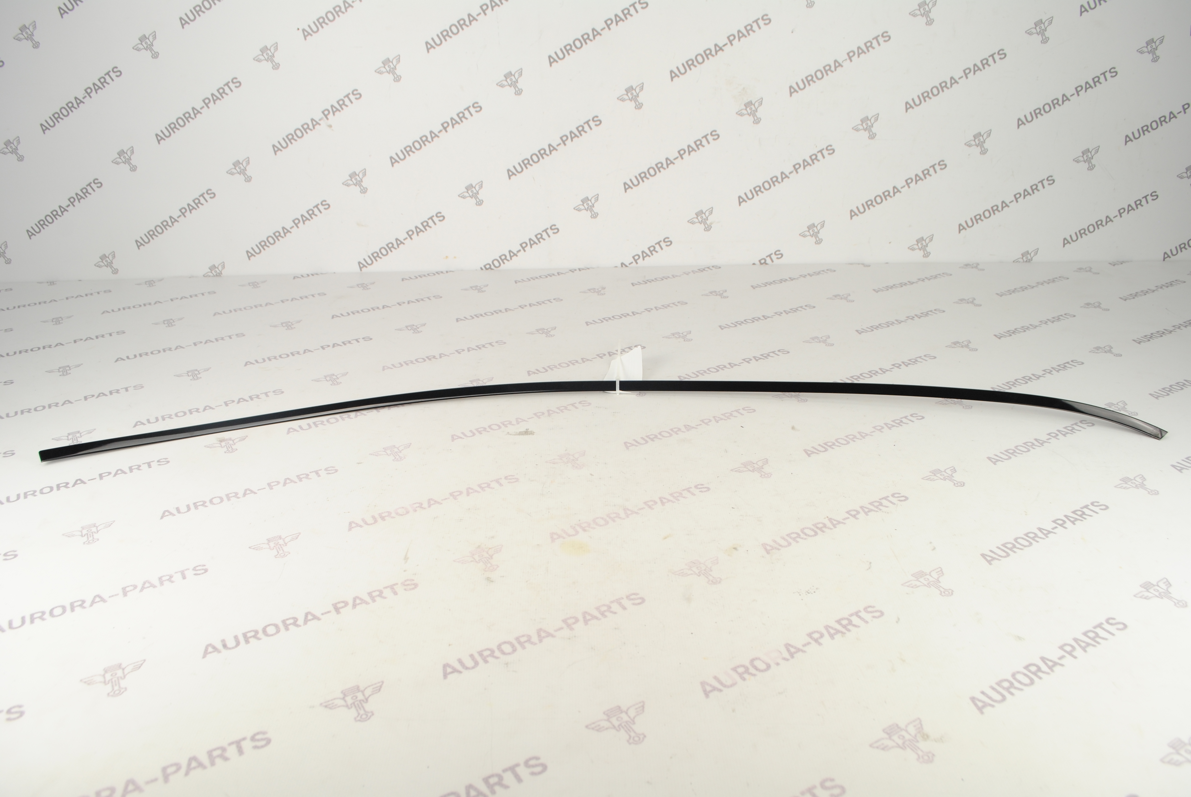 Молдинг направляющей стекла передней двери верхний (Ночной пакет) RH Mercedes GLE-Coupe