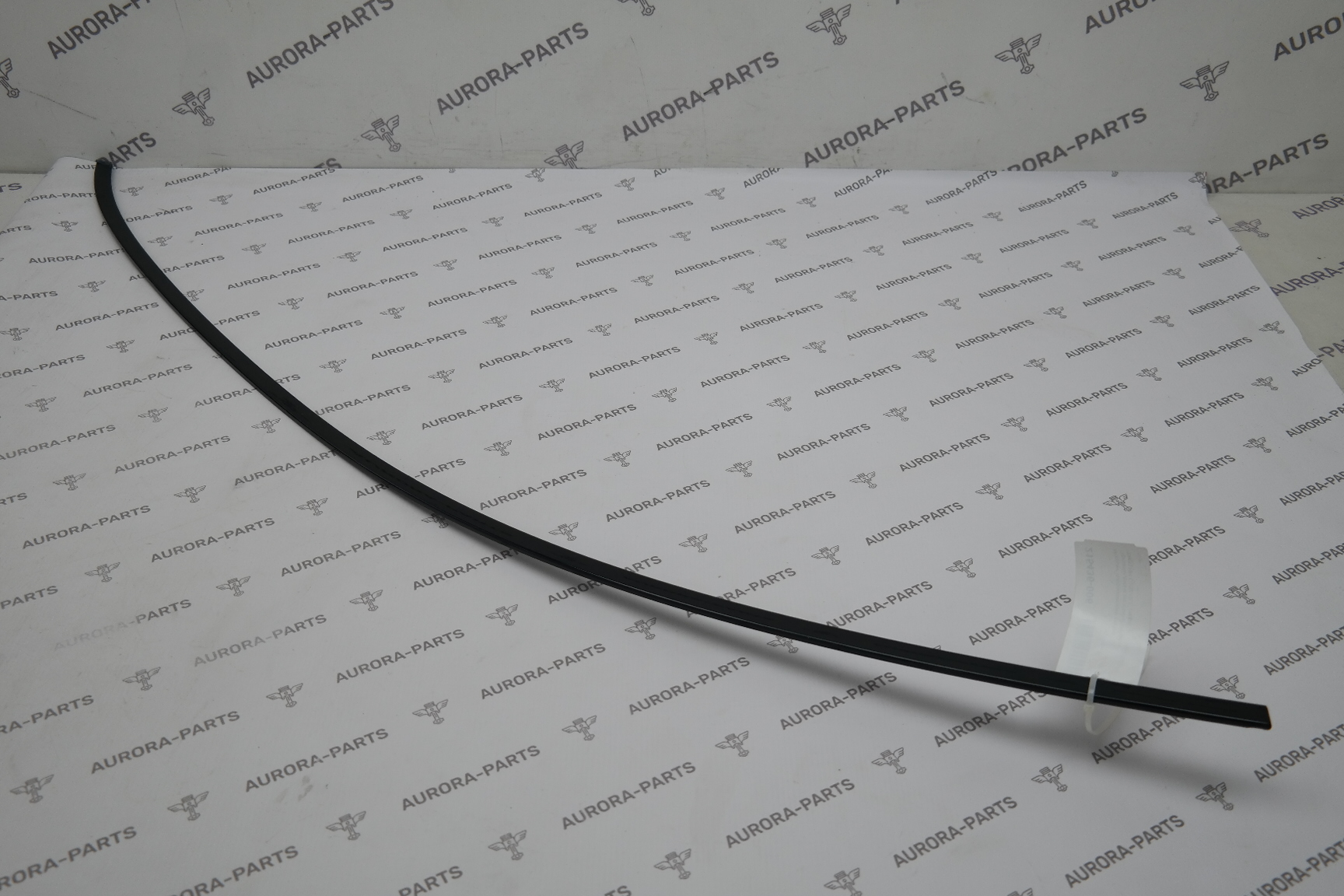 Молдинг направляющей стекла передней двери верхний (Ночной пакет) RH Mercedes GLE-Coupe