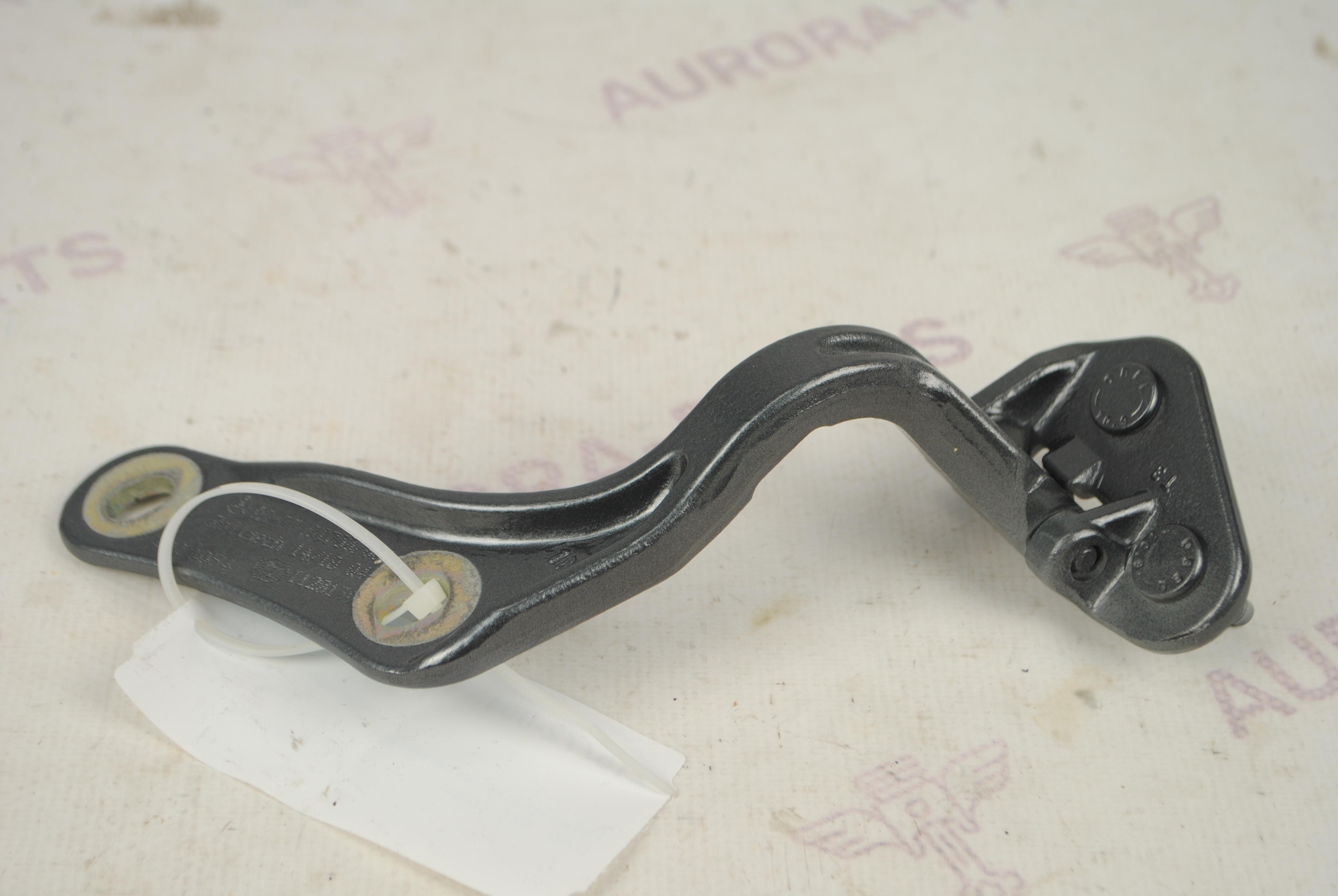 Петля крышки багажника RH Mercedes GLE-Coupe