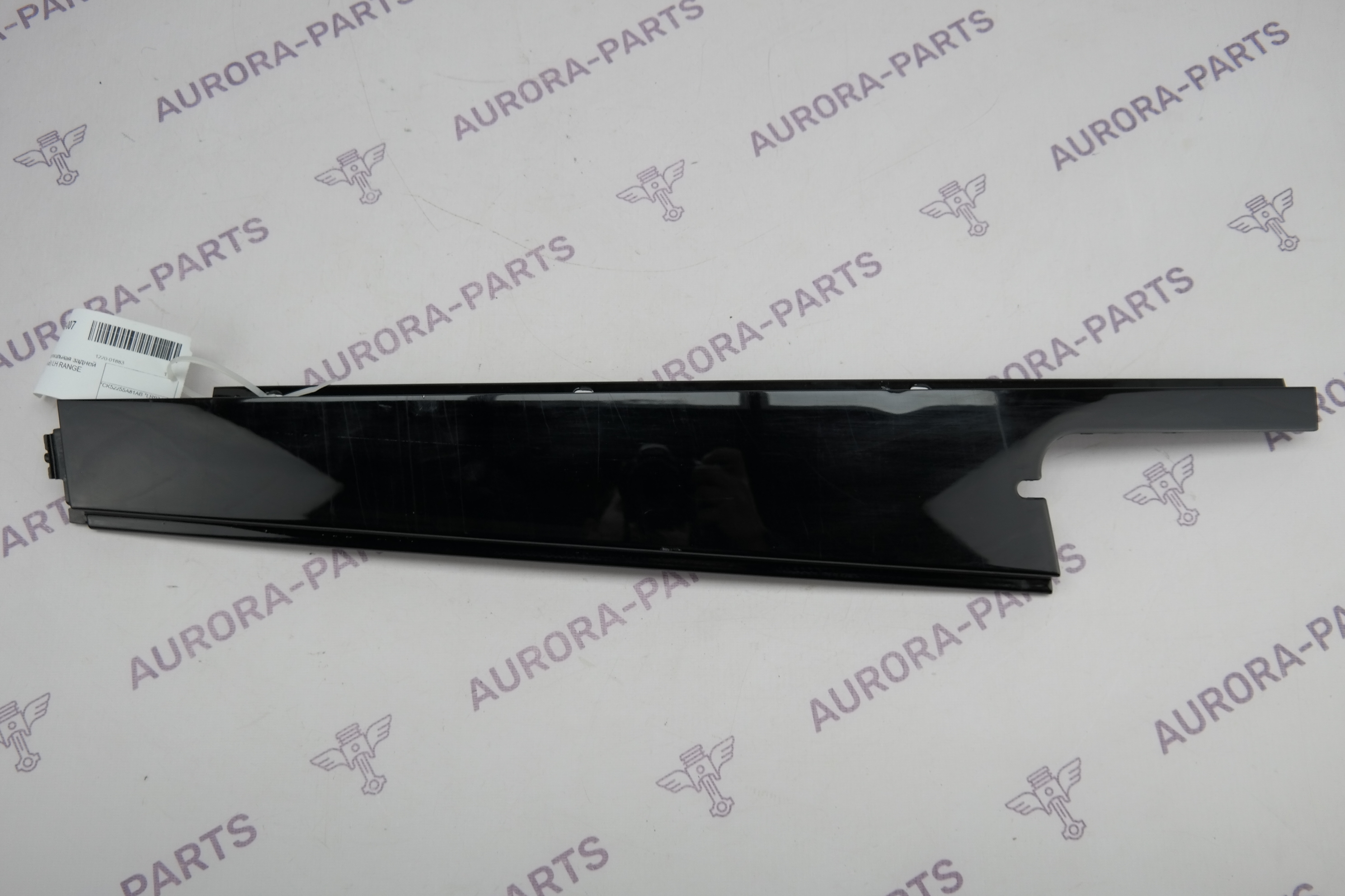 Накладка вертикальная задней двери (стойка B) LH Land Rover Range Rover 30DDTX