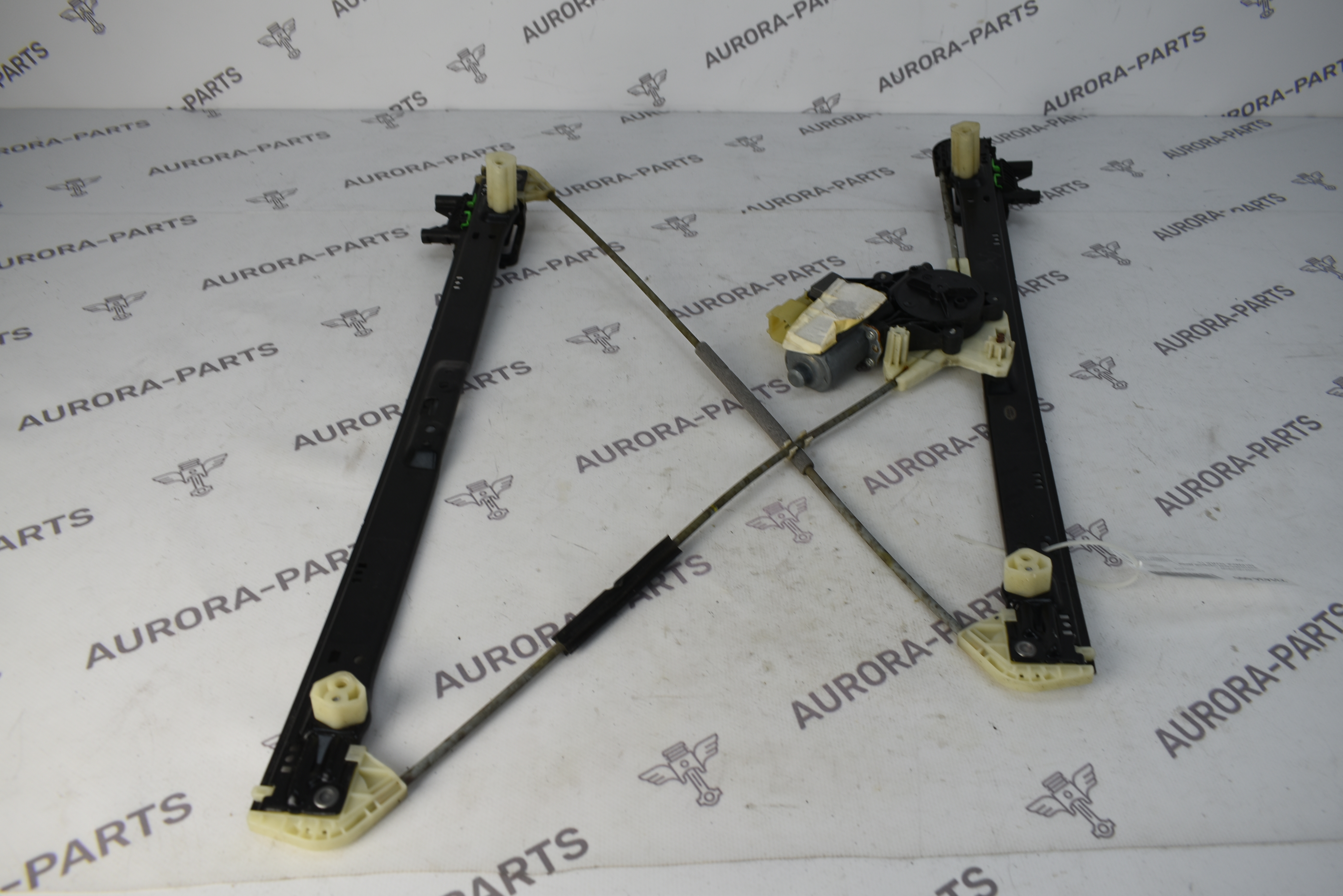 Стеклоподъемник с электромотором передней двери RH Land Rover Range Rover 30DDTX