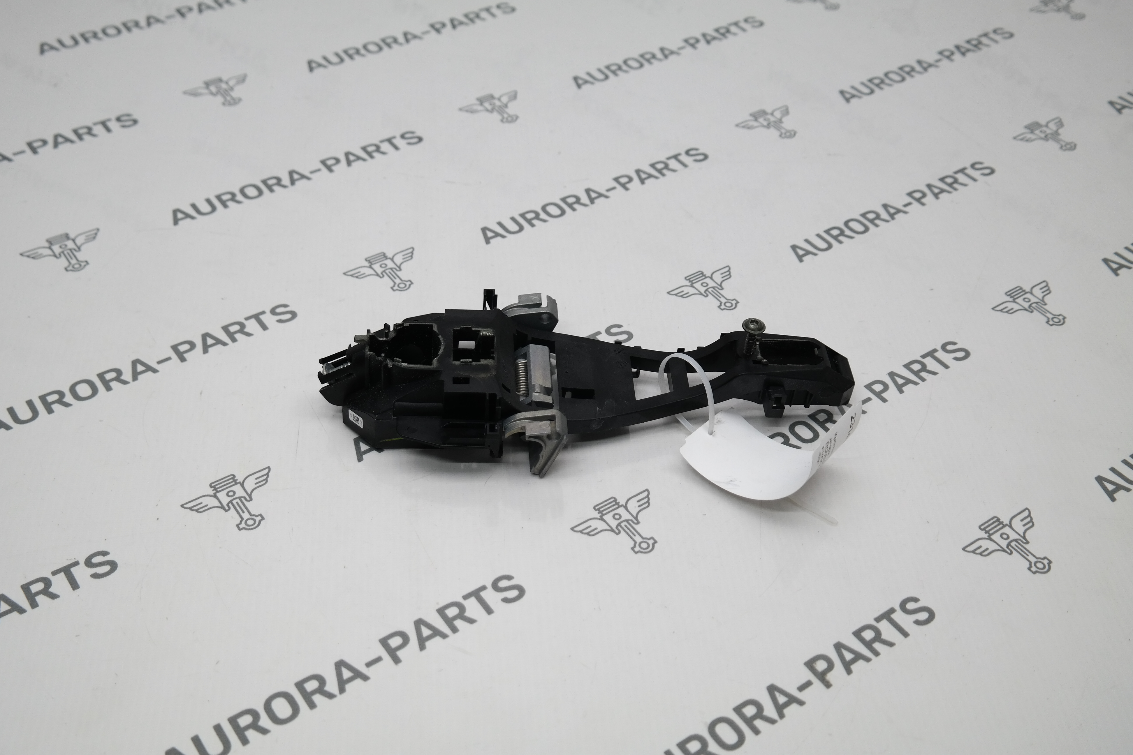 Кронштейн наружней ручки двери - ответная часть Land Rover Discovery