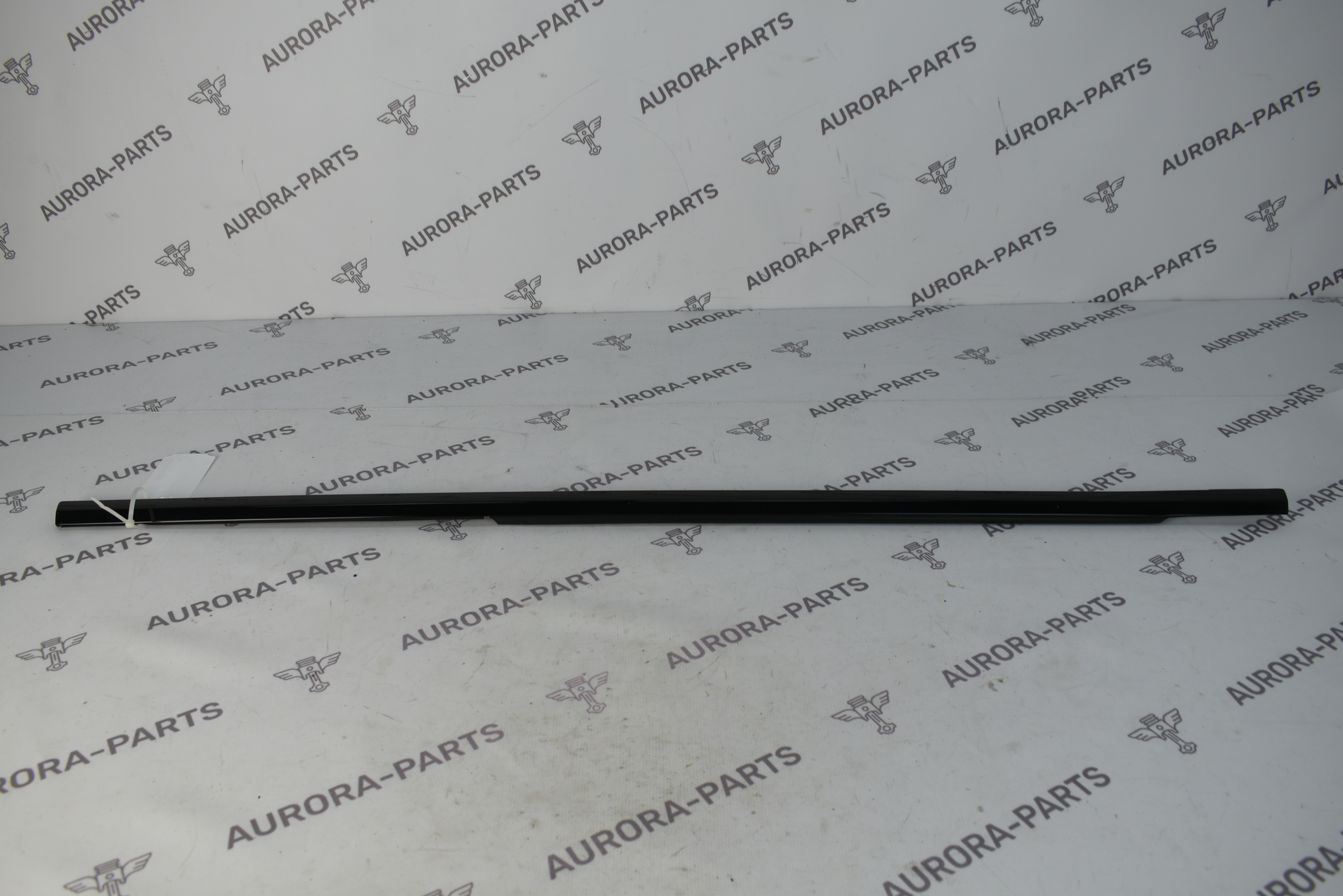 Молдинг, бархотка задней двери LH Land Rover Range Rover 30DDTX