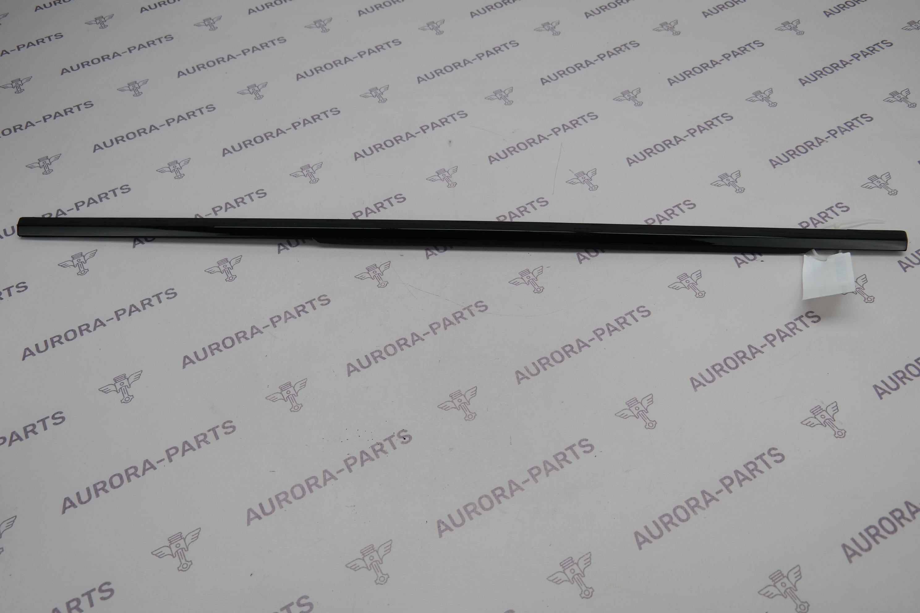 Молдинг, бархотка задней двери LH Land Rover Range Rover 30DDTX