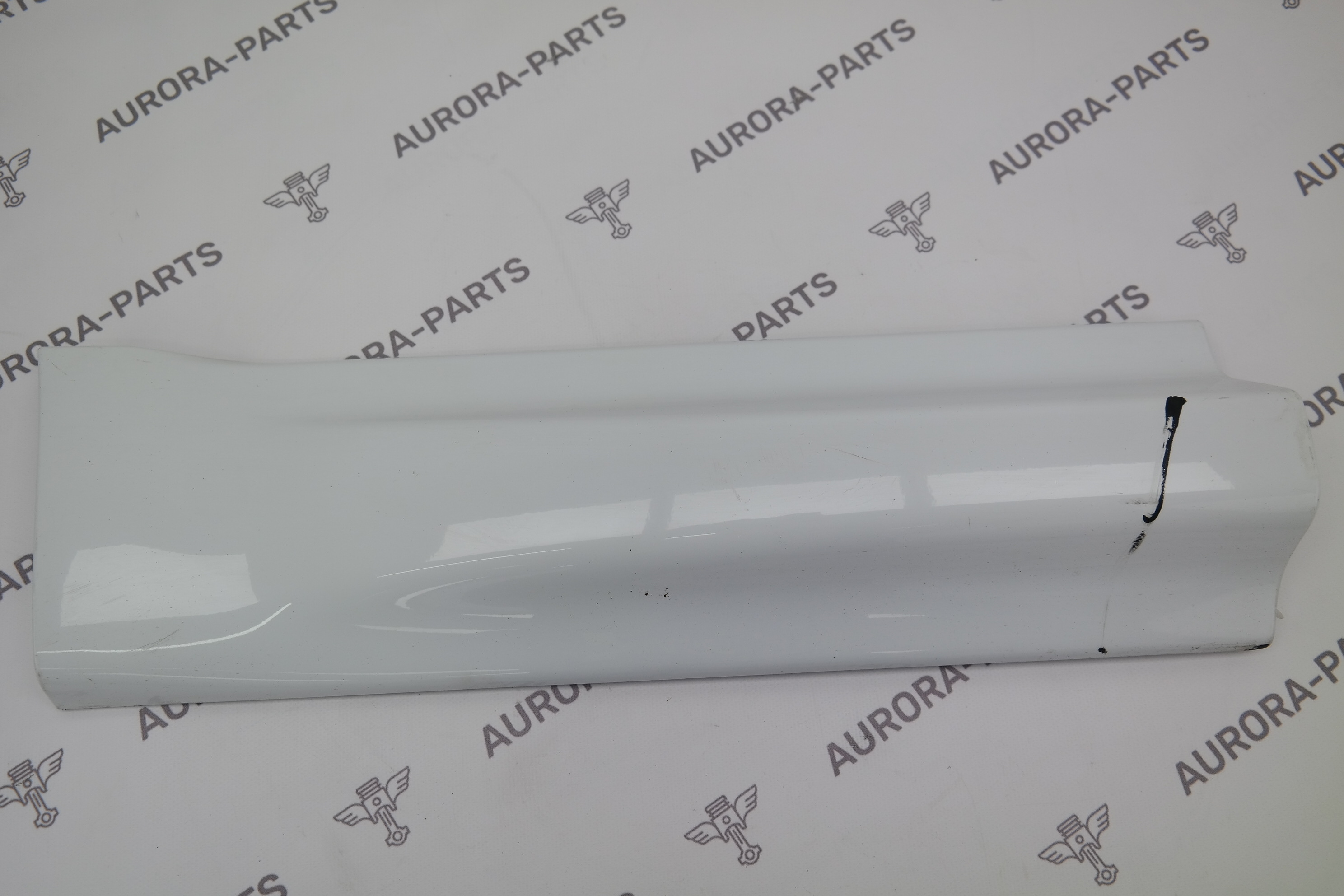 Молдинг, накладка задней двери снизу RH Land Rover Range Rover Sport