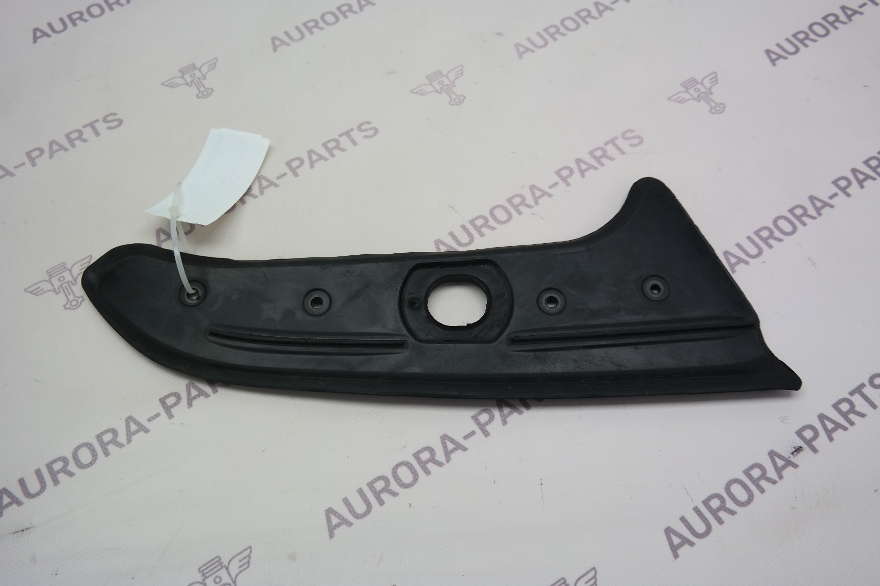 Молдинг задней стойки кузова RH Mercedes GL/GLS