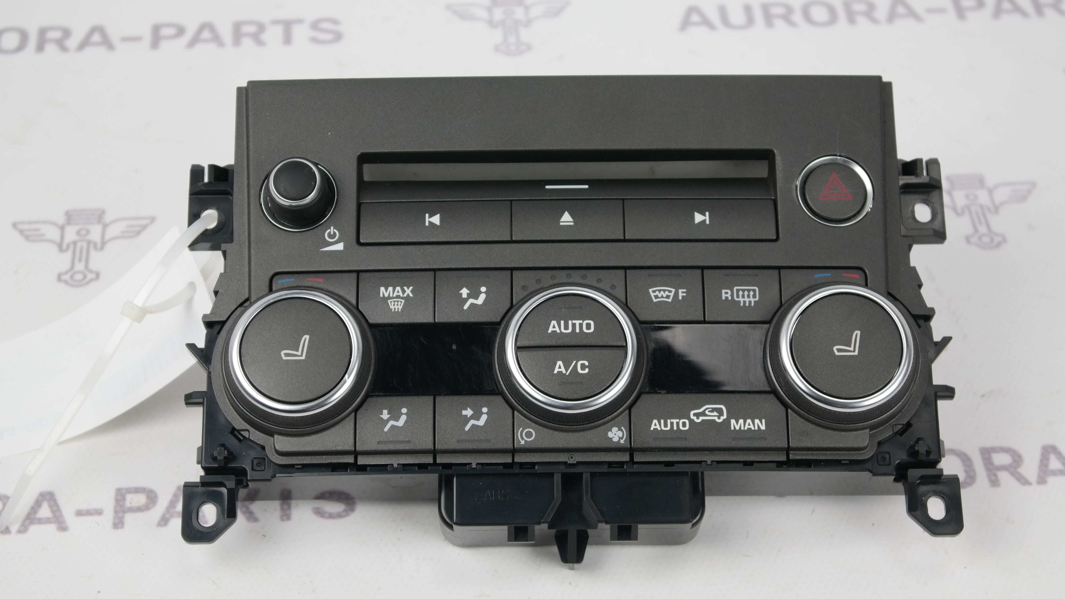 Блок кнопок управления климатконтролем на центральной консоли Land Rover Range Rover Evoque